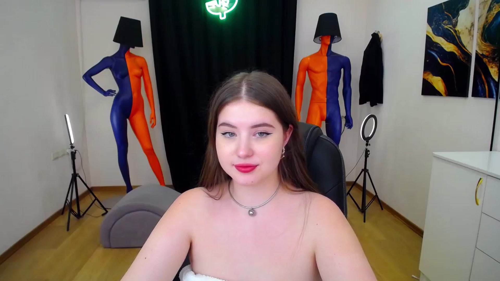 Gallery image thumbnail from AdmireMyEyes's myfreecams stream on, 06/28/2024, 01:02 image 15 of 20