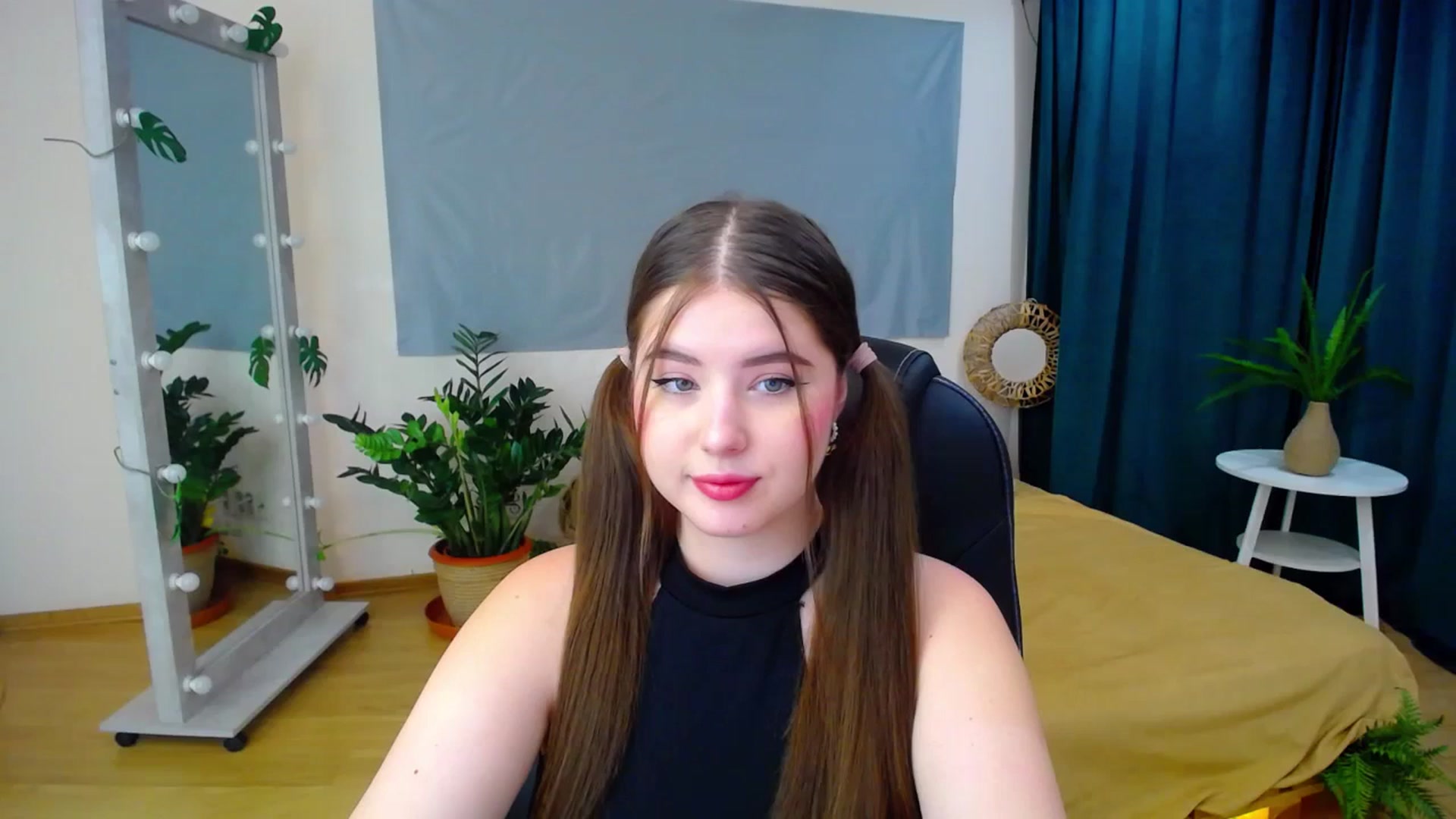 Gallery image thumbnail from AdmireMyEyes's myfreecams stream on, 06/28/2024, 19:48 image 3 of 20