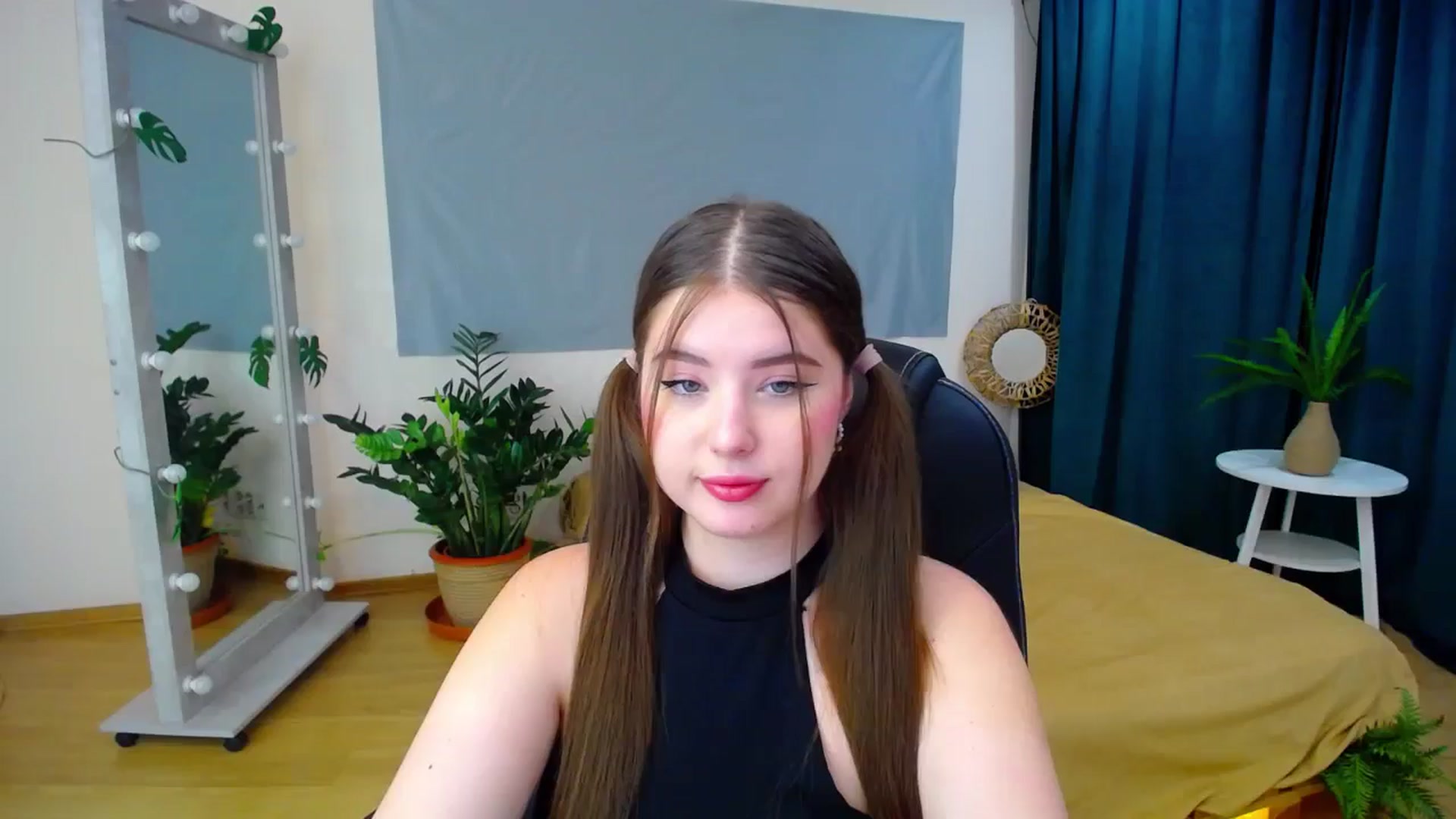Gallery image thumbnail from AdmireMyEyes's myfreecams stream on, 06/28/2024, 19:48 image 5 of 20