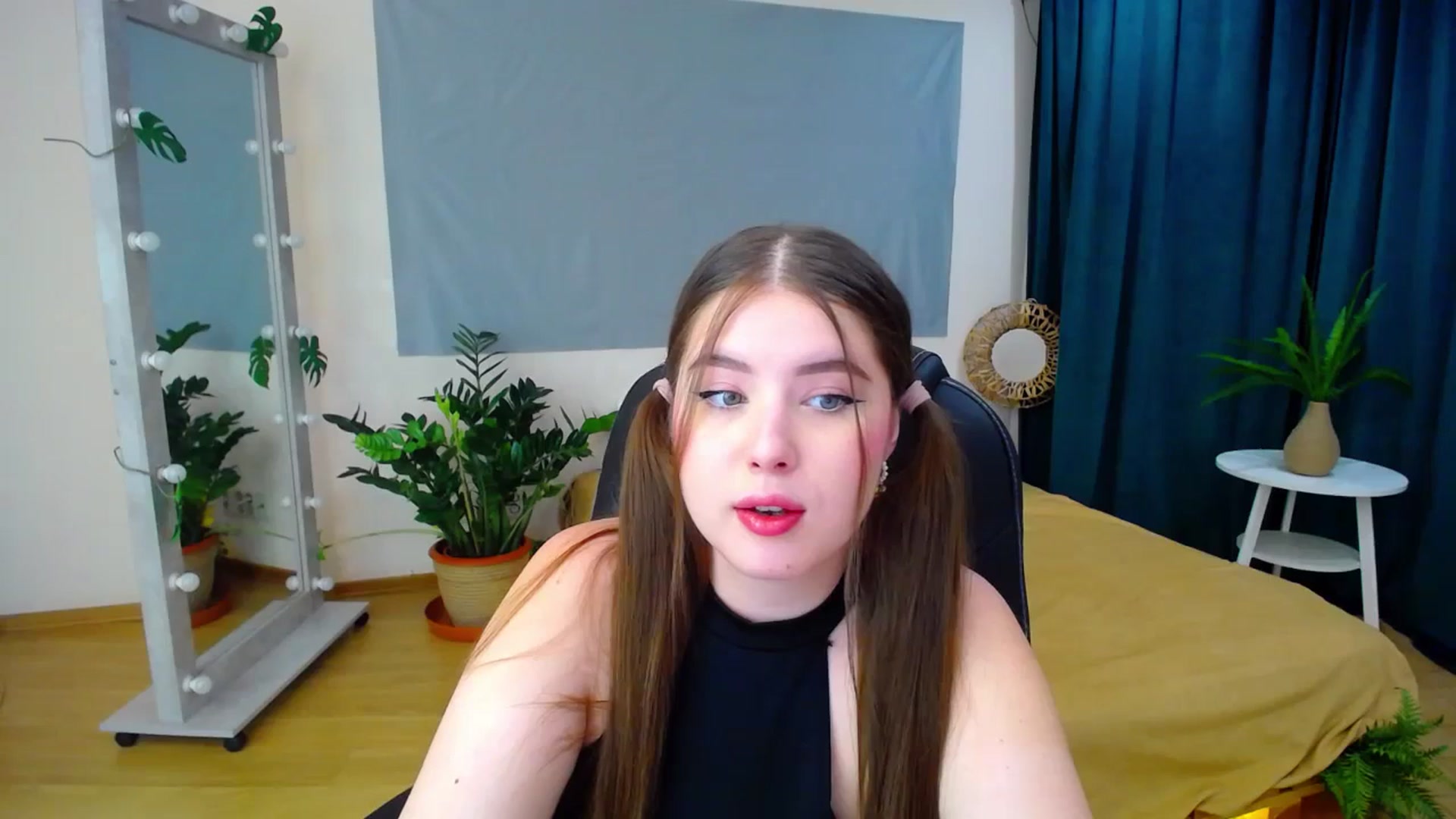 Gallery image thumbnail from AdmireMyEyes's myfreecams stream on, 06/28/2024, 19:48 image 6 of 20