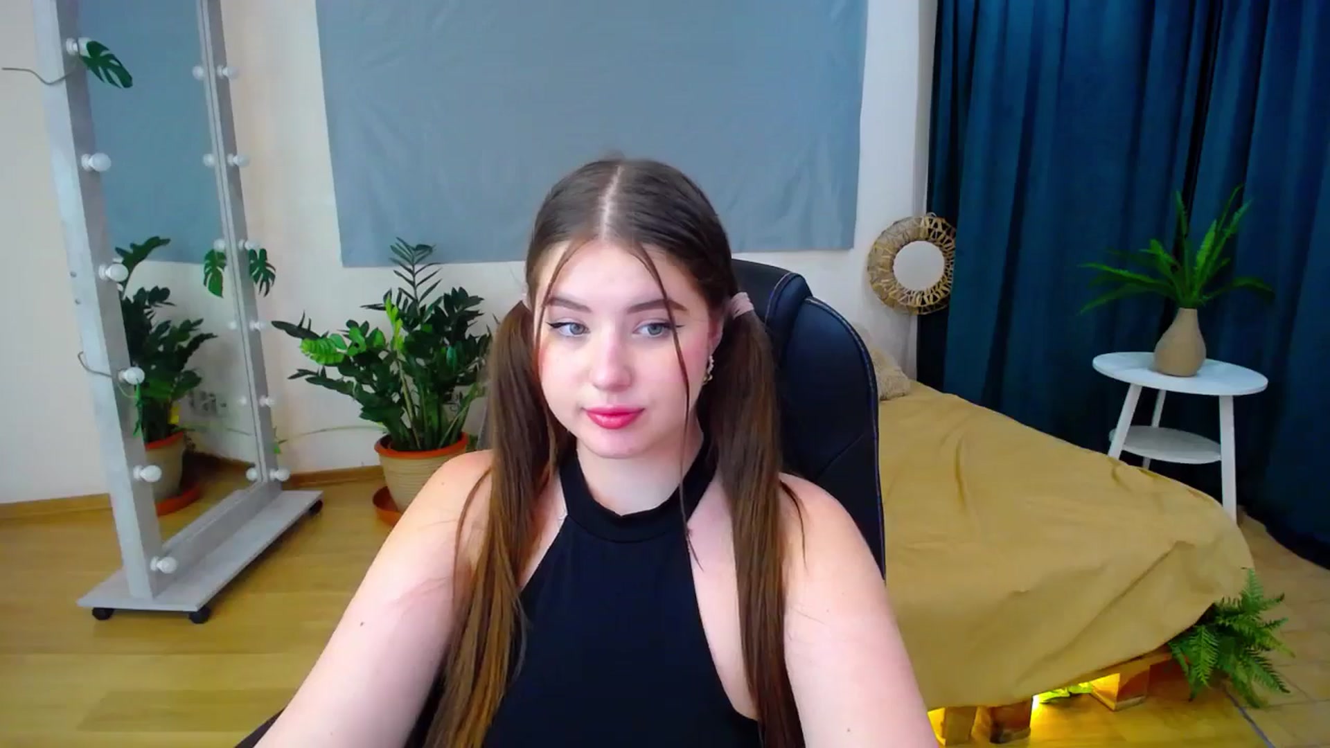 Gallery image thumbnail from AdmireMyEyes's myfreecams stream on, 06/29/2024, 01:10 image 3 of 20