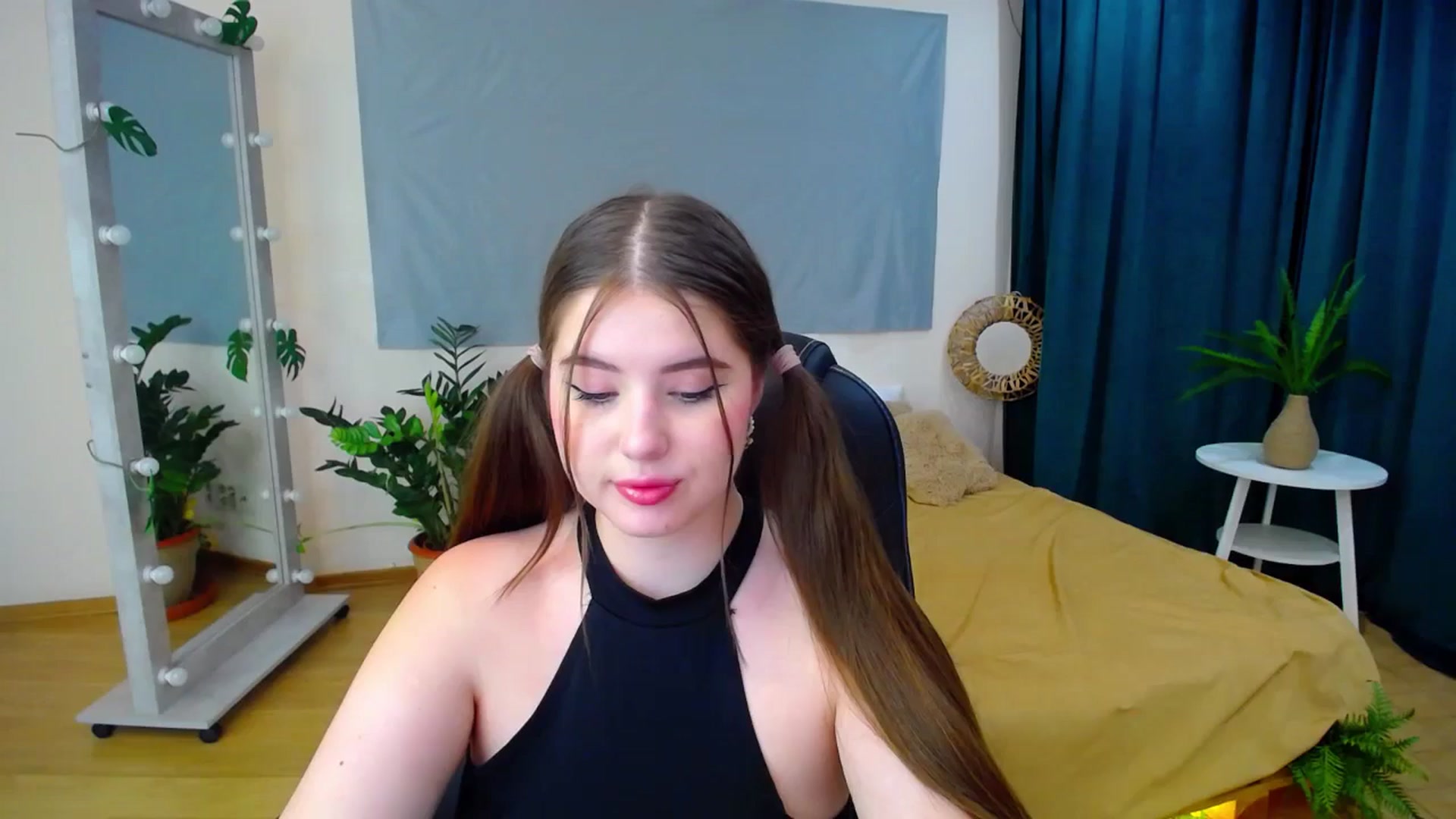 Gallery image thumbnail from AdmireMyEyes's myfreecams stream on, 06/29/2024, 01:10 image 9 of 20