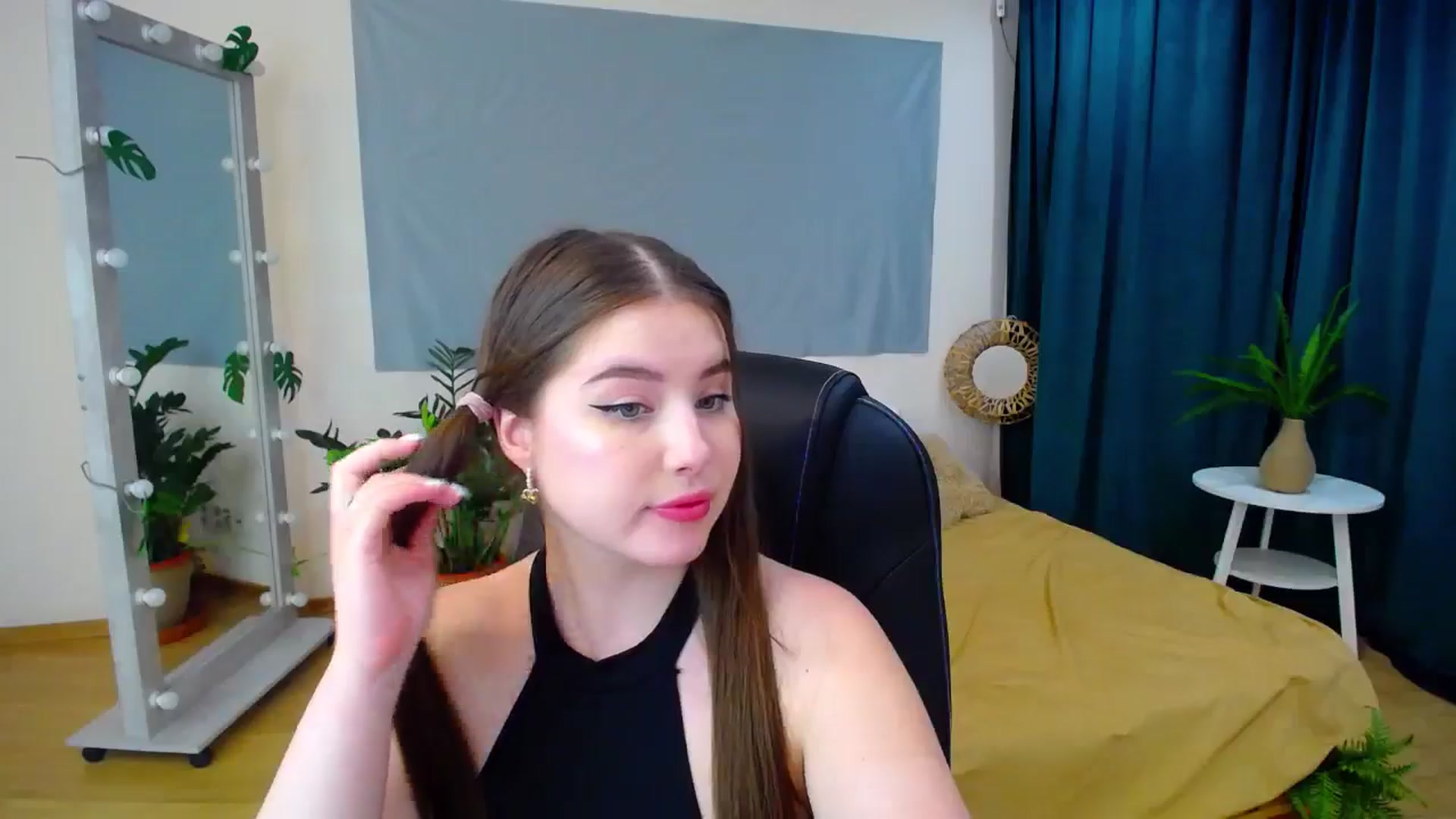 Gallery image thumbnail from AdmireMyEyes's myfreecams stream on, 06/29/2024, 01:10 image 14 of 20