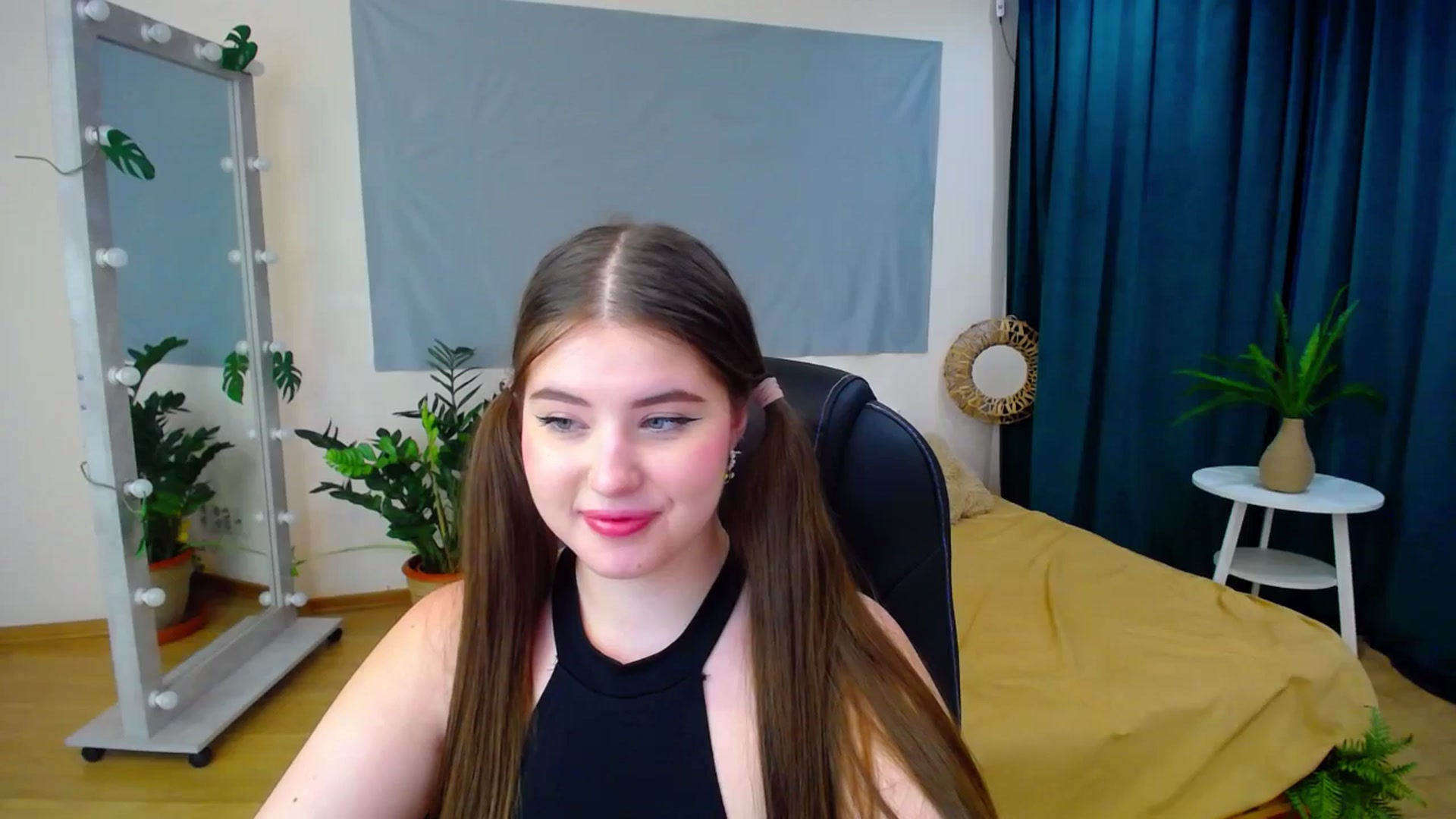Gallery image thumbnail from AdmireMyEyes's myfreecams stream on, 06/29/2024, 01:10 image 20 of 20