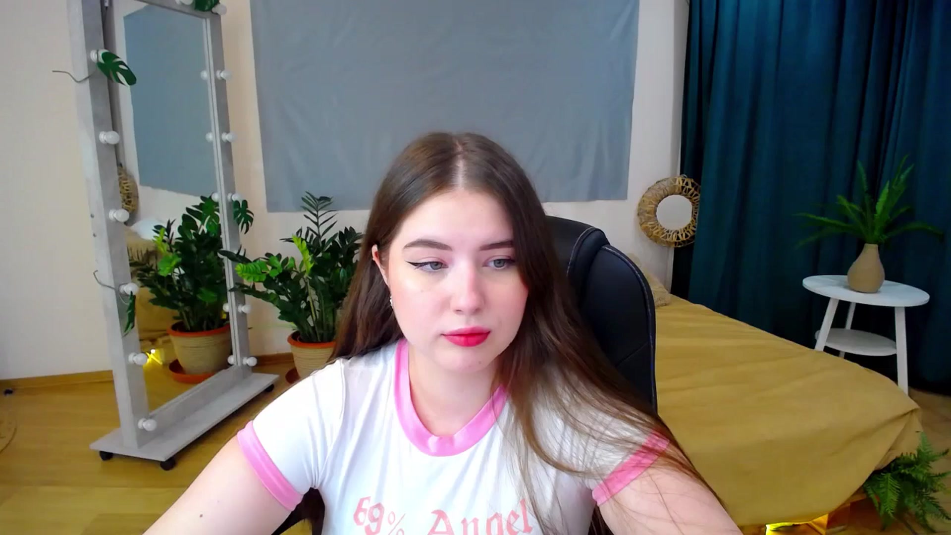 Gallery image thumbnail from AdmireMyEyes's myfreecams stream on, 06/29/2024, 19:31 image 9 of 20