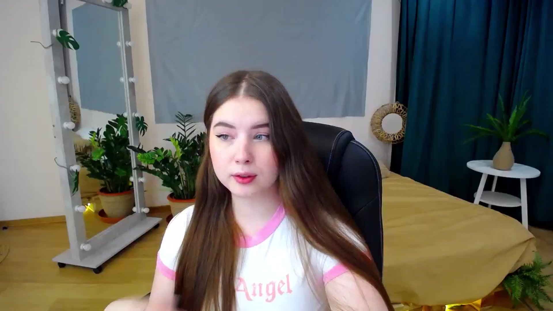 Gallery image thumbnail from AdmireMyEyes's myfreecams stream on, 06/29/2024, 19:31 image 8 of 20