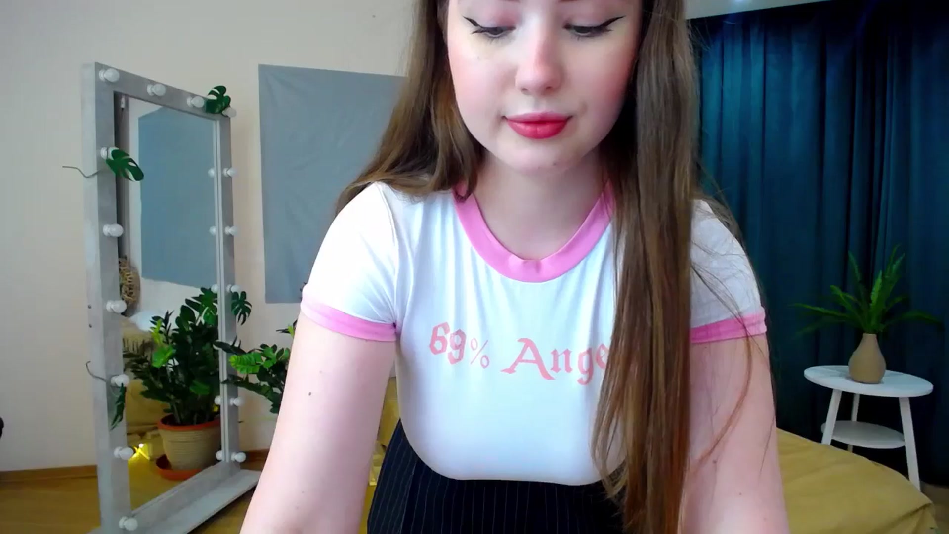 Gallery image thumbnail from AdmireMyEyes's myfreecams stream on, 06/29/2024, 19:31 image 19 of 20