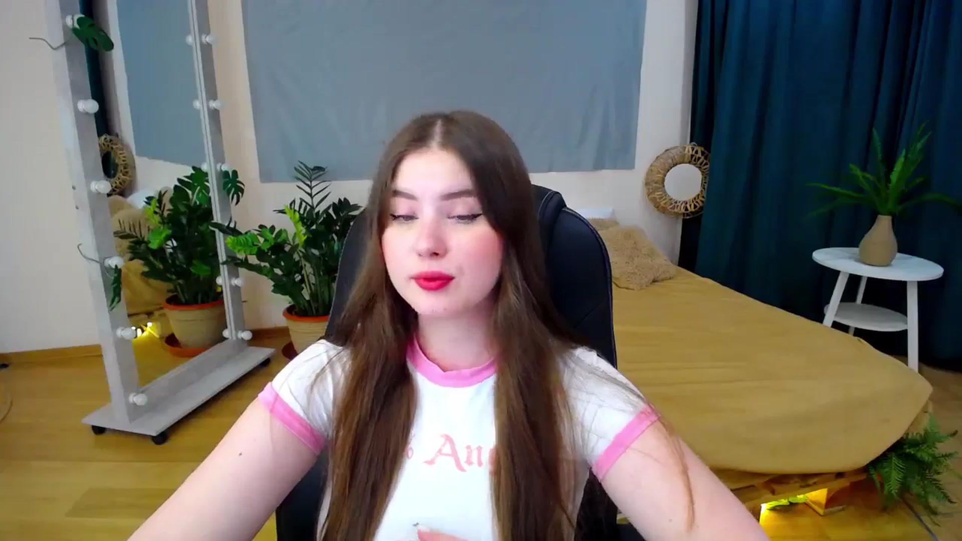 Gallery image thumbnail from AdmireMyEyes's myfreecams stream on, 06/29/2024, 21:37 image 8 of 20