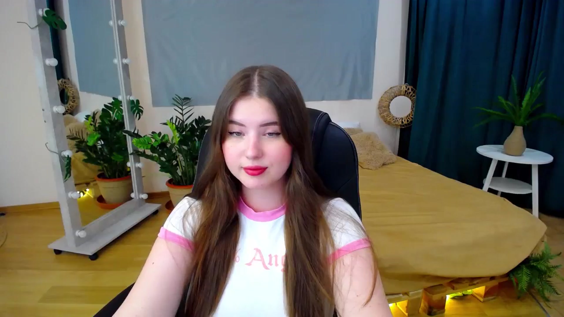Gallery image thumbnail from AdmireMyEyes's myfreecams stream on, 06/29/2024, 21:37 image 7 of 20