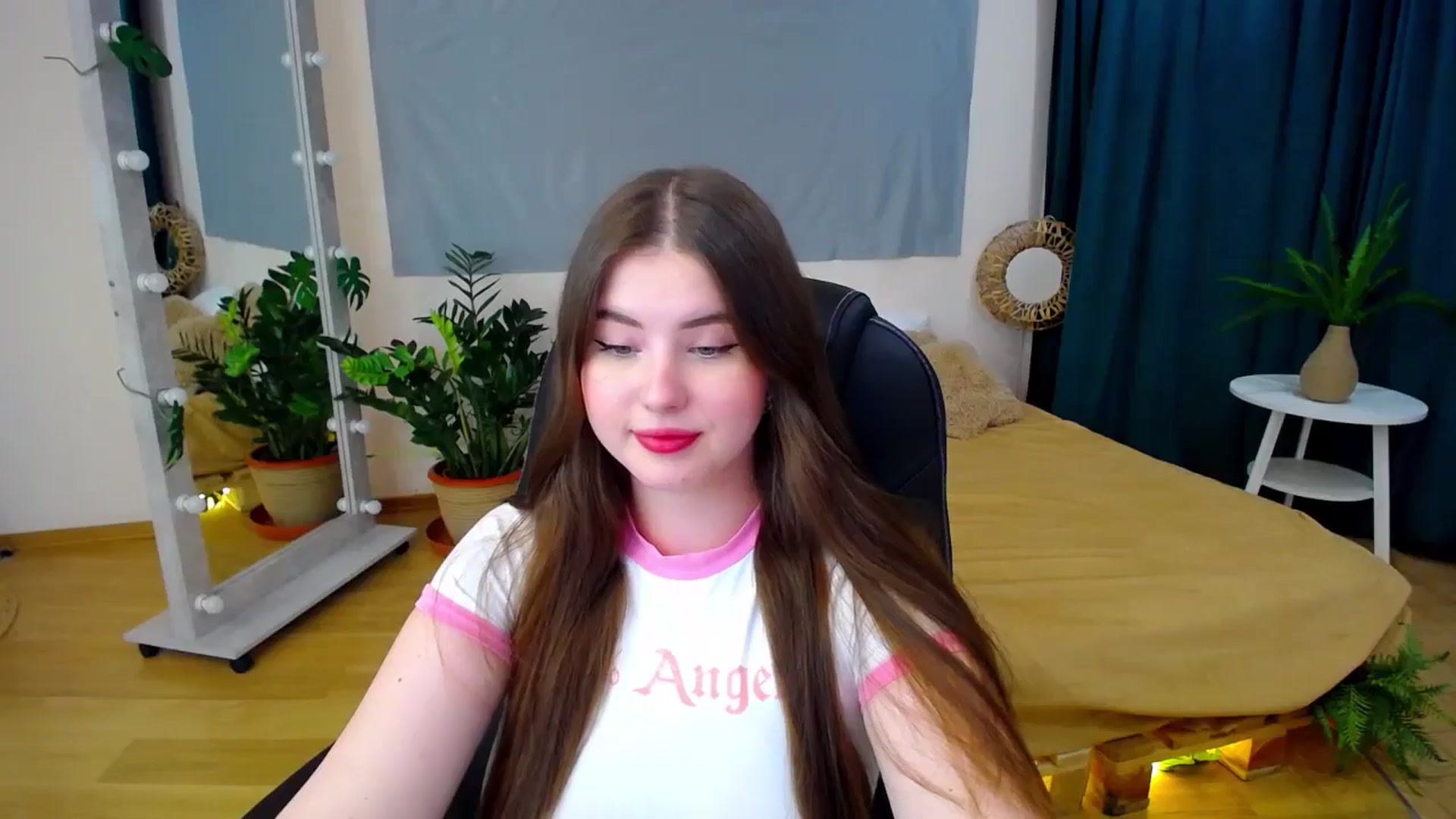 Gallery image thumbnail from AdmireMyEyes's myfreecams stream on, 06/29/2024, 21:37 image 9 of 20