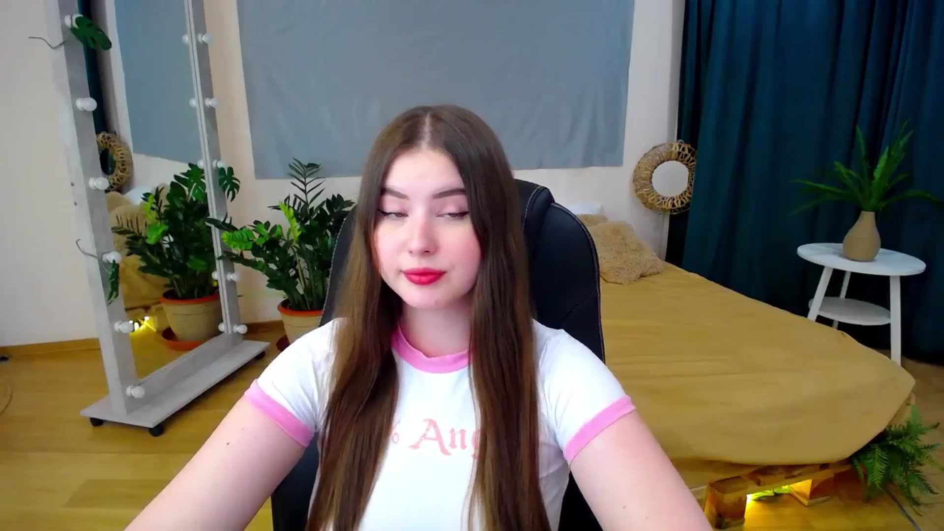 Gallery image thumbnail from AdmireMyEyes's myfreecams stream on, 06/29/2024, 21:37 image 5 of 20