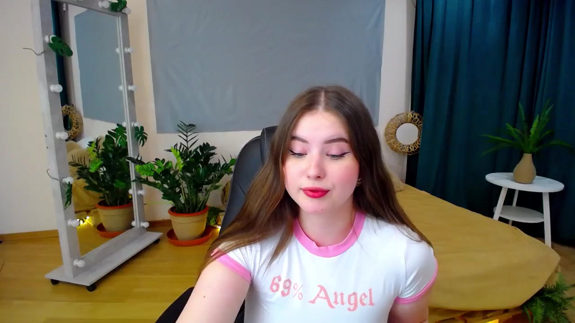 Gallery image thumbnail from AdmireMyEyes's myfreecams stream on, 06/29/2024, 21:37 image 19 of 20