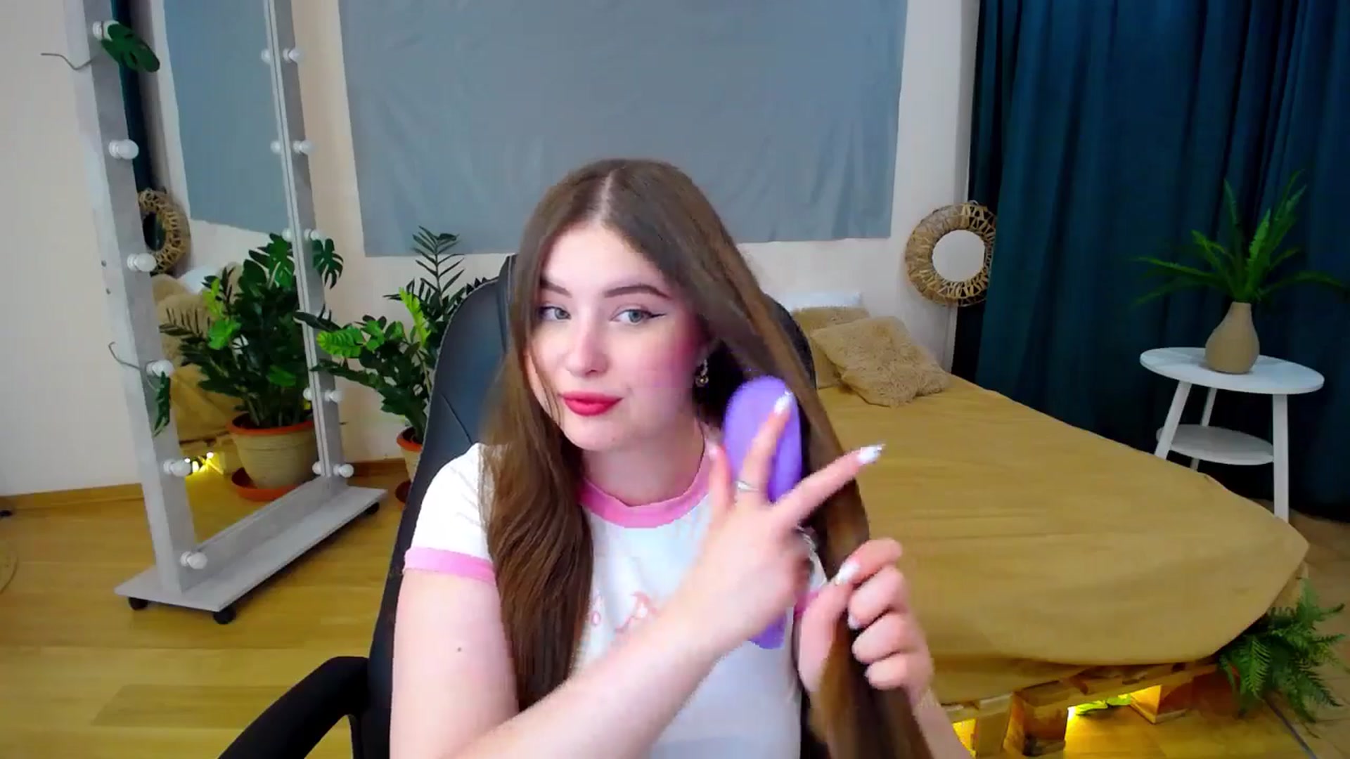 Gallery image thumbnail from AdmireMyEyes's myfreecams stream on, 06/29/2024, 21:37 image 4 of 20