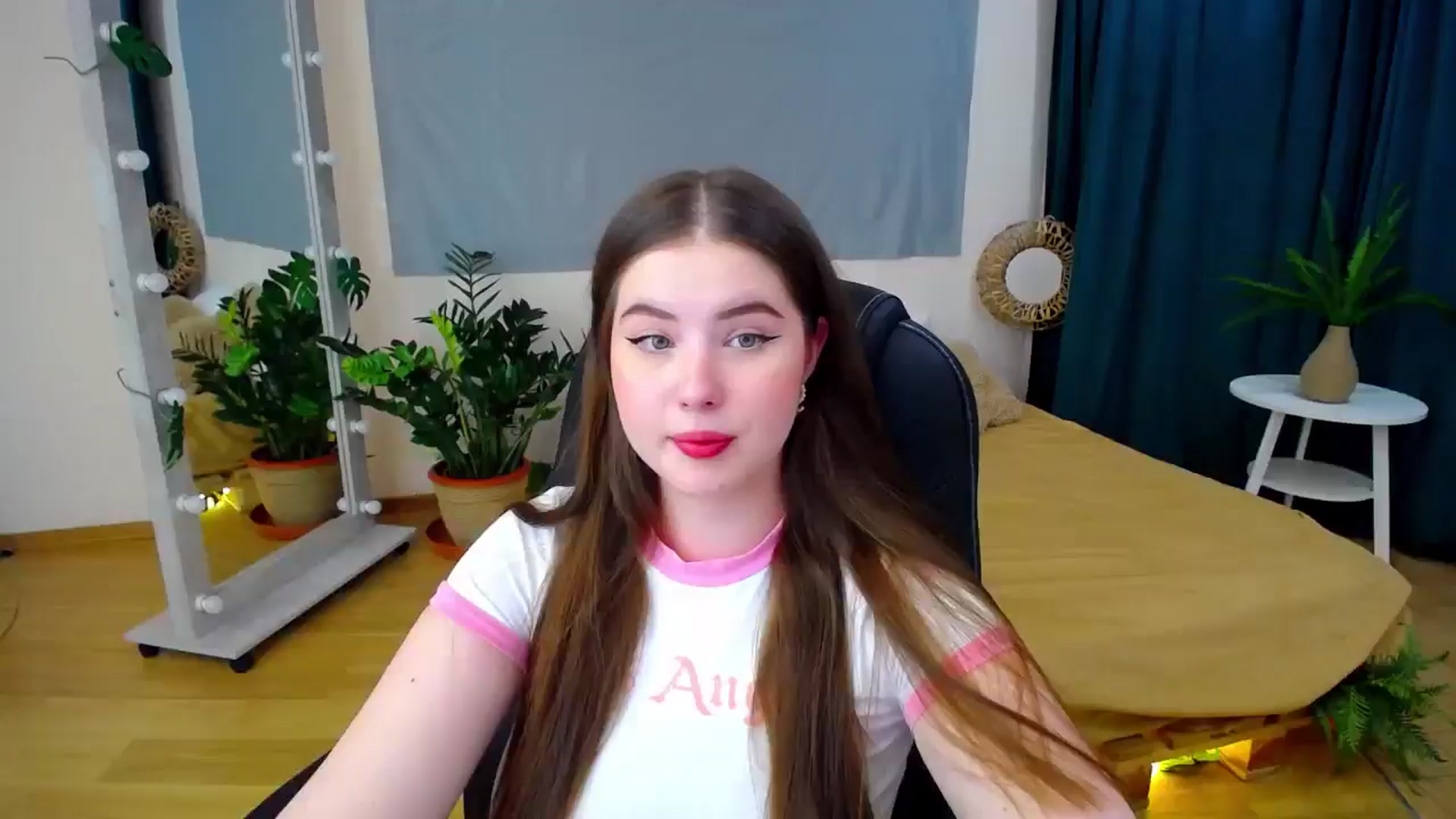 Gallery image thumbnail from AdmireMyEyes's myfreecams stream on, 06/29/2024, 21:37 image 11 of 20