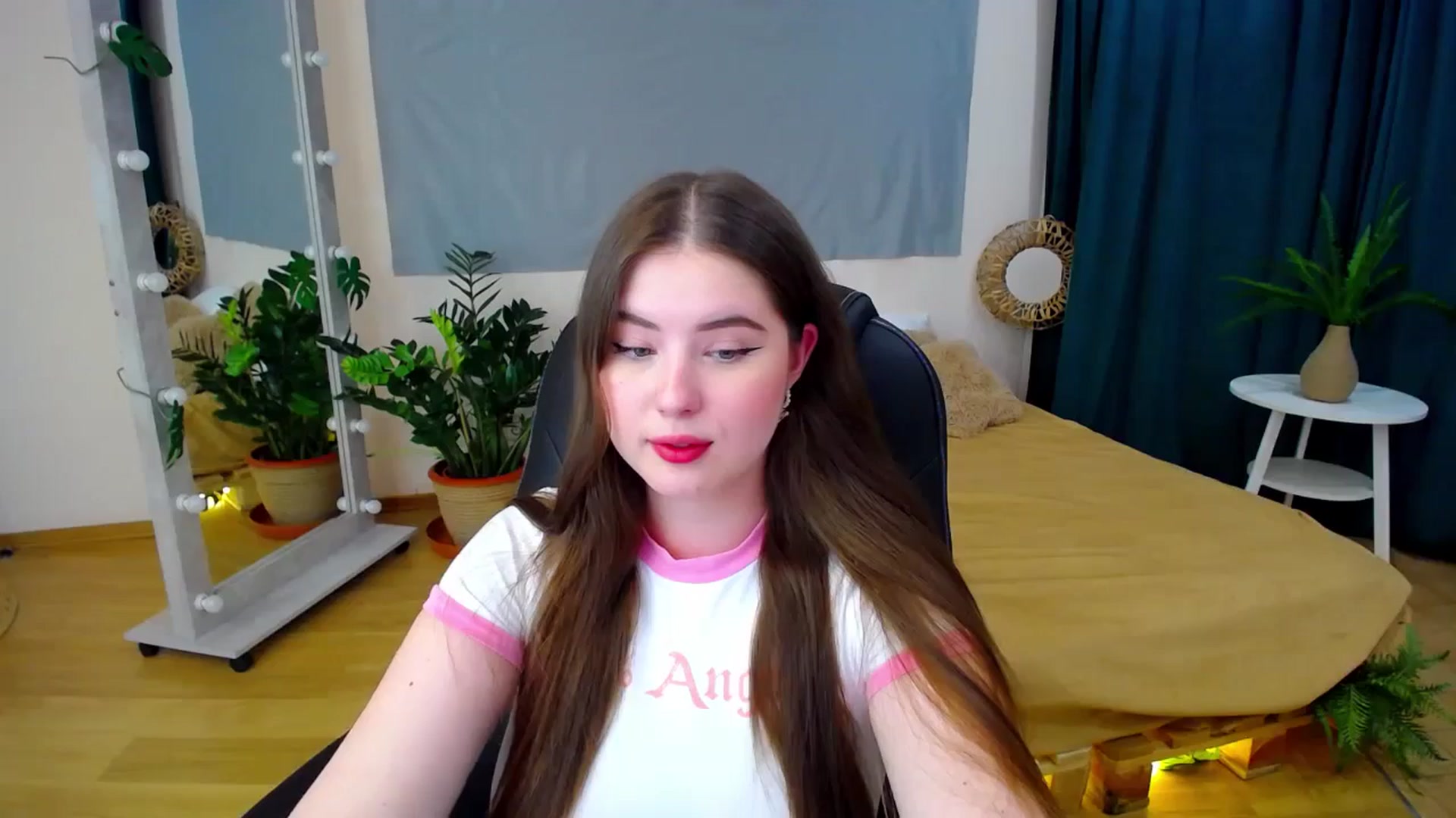 Gallery image thumbnail from AdmireMyEyes's myfreecams stream on, 06/29/2024, 21:37 image 10 of 20