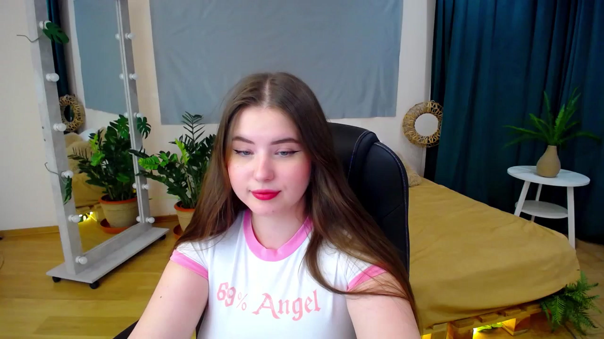 Gallery image thumbnail from AdmireMyEyes's myfreecams stream on, 06/29/2024, 23:27 image 16 of 20