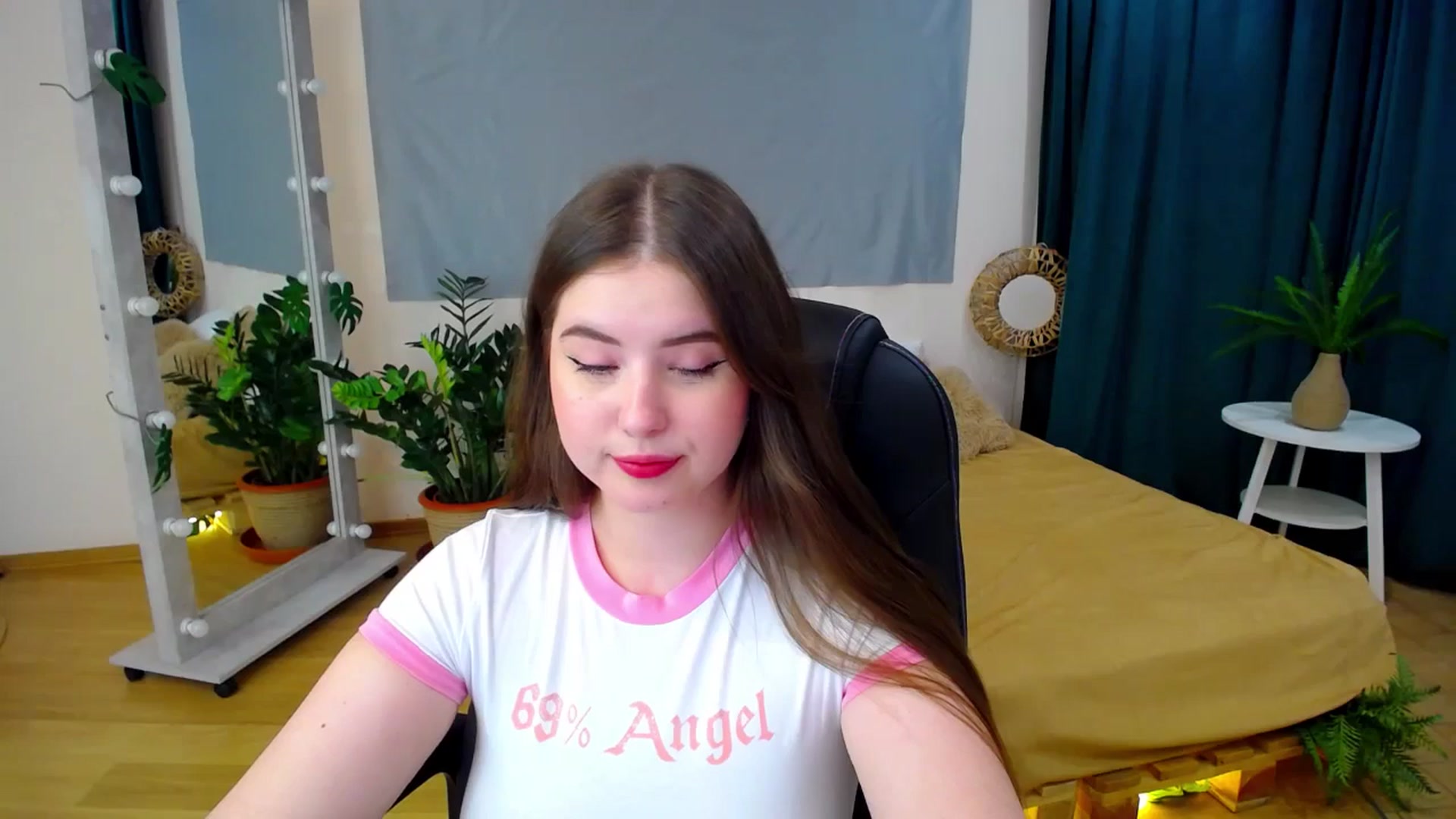 Gallery image thumbnail from AdmireMyEyes's myfreecams stream on, 06/29/2024, 23:27 image 10 of 20