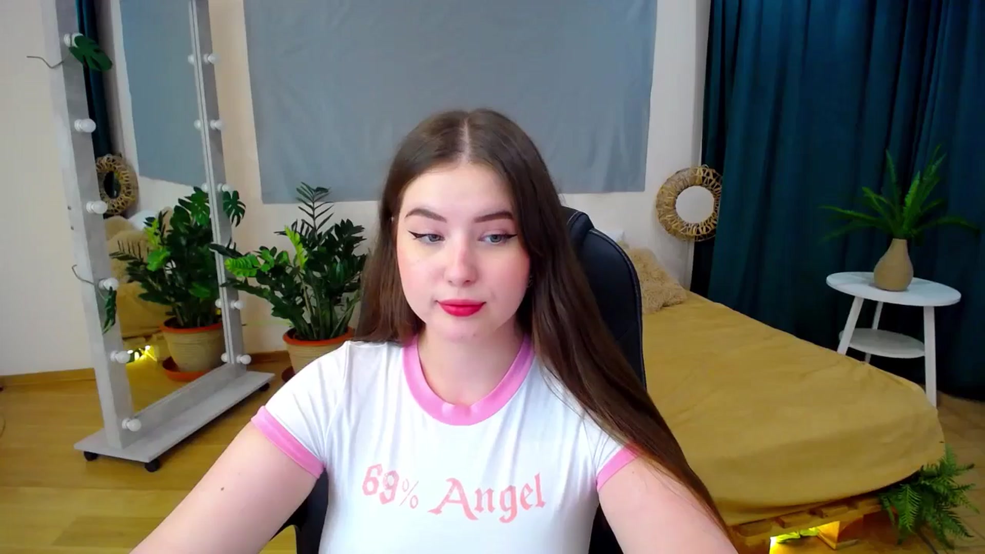 Gallery image thumbnail from AdmireMyEyes's myfreecams stream on, 06/29/2024, 23:27 image 9 of 20