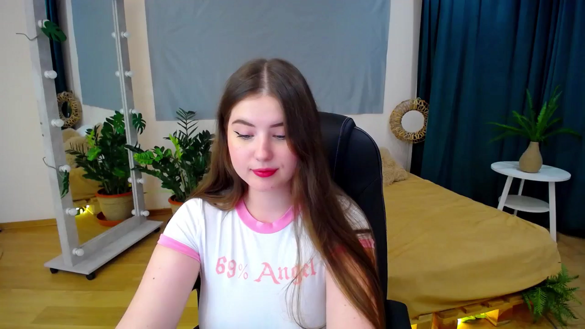 Gallery image thumbnail from AdmireMyEyes's myfreecams stream on, 06/29/2024, 23:27 image 12 of 20