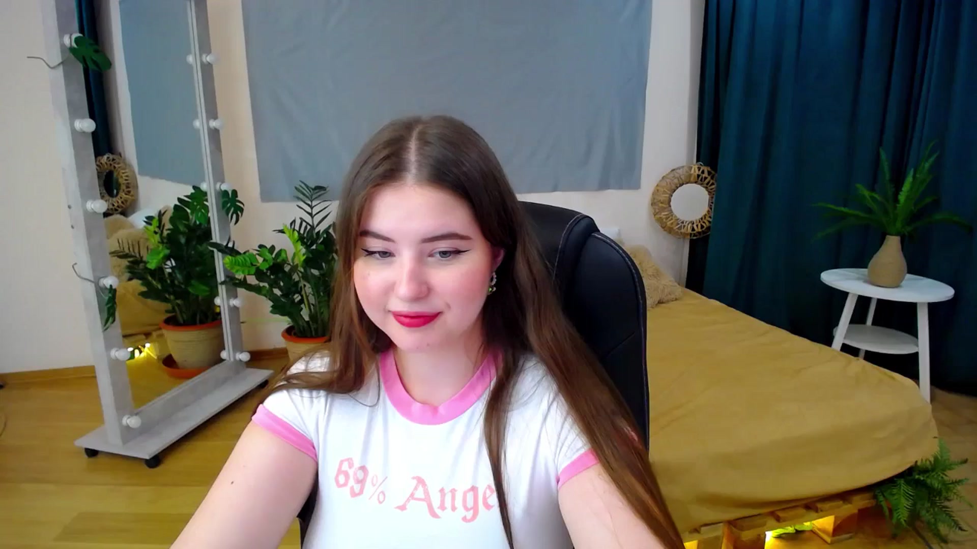 Gallery image thumbnail from AdmireMyEyes's myfreecams stream on, 06/29/2024, 23:27 image 19 of 20