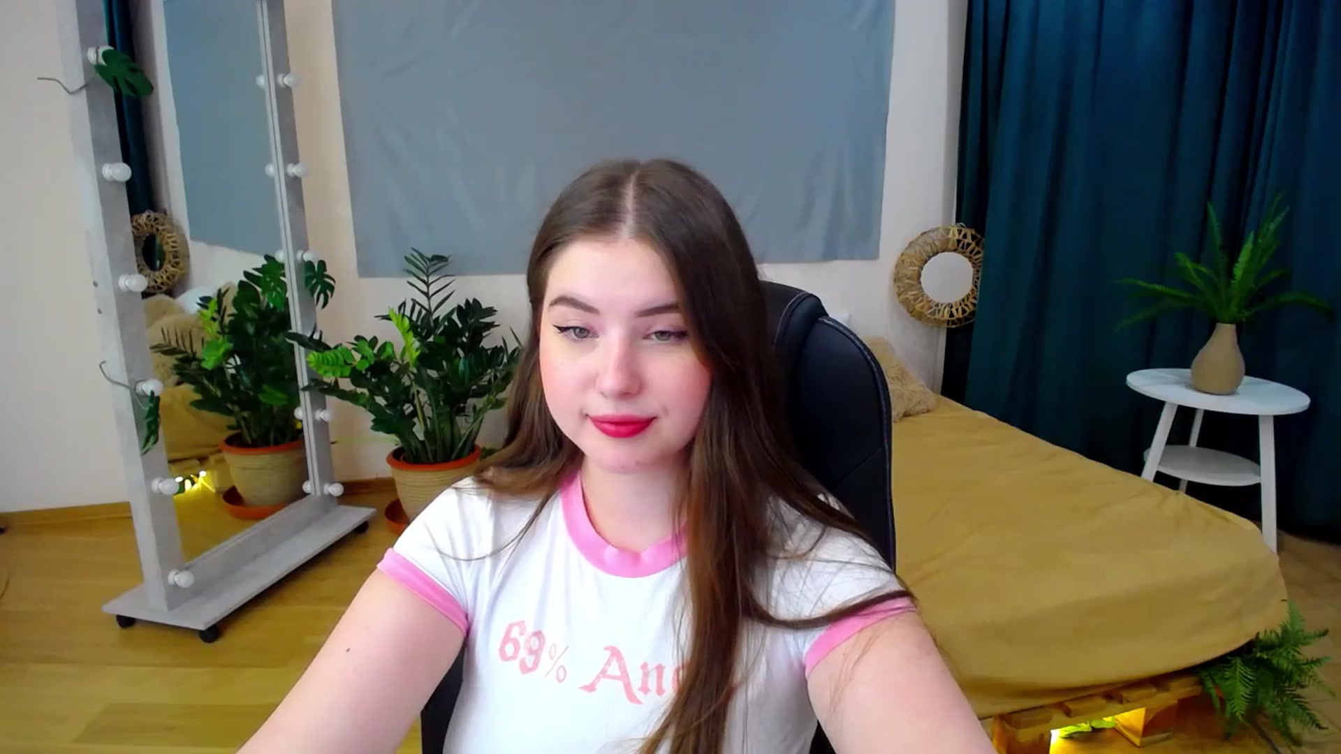 Gallery image thumbnail from AdmireMyEyes's myfreecams stream on, 06/29/2024, 23:27 image 14 of 20