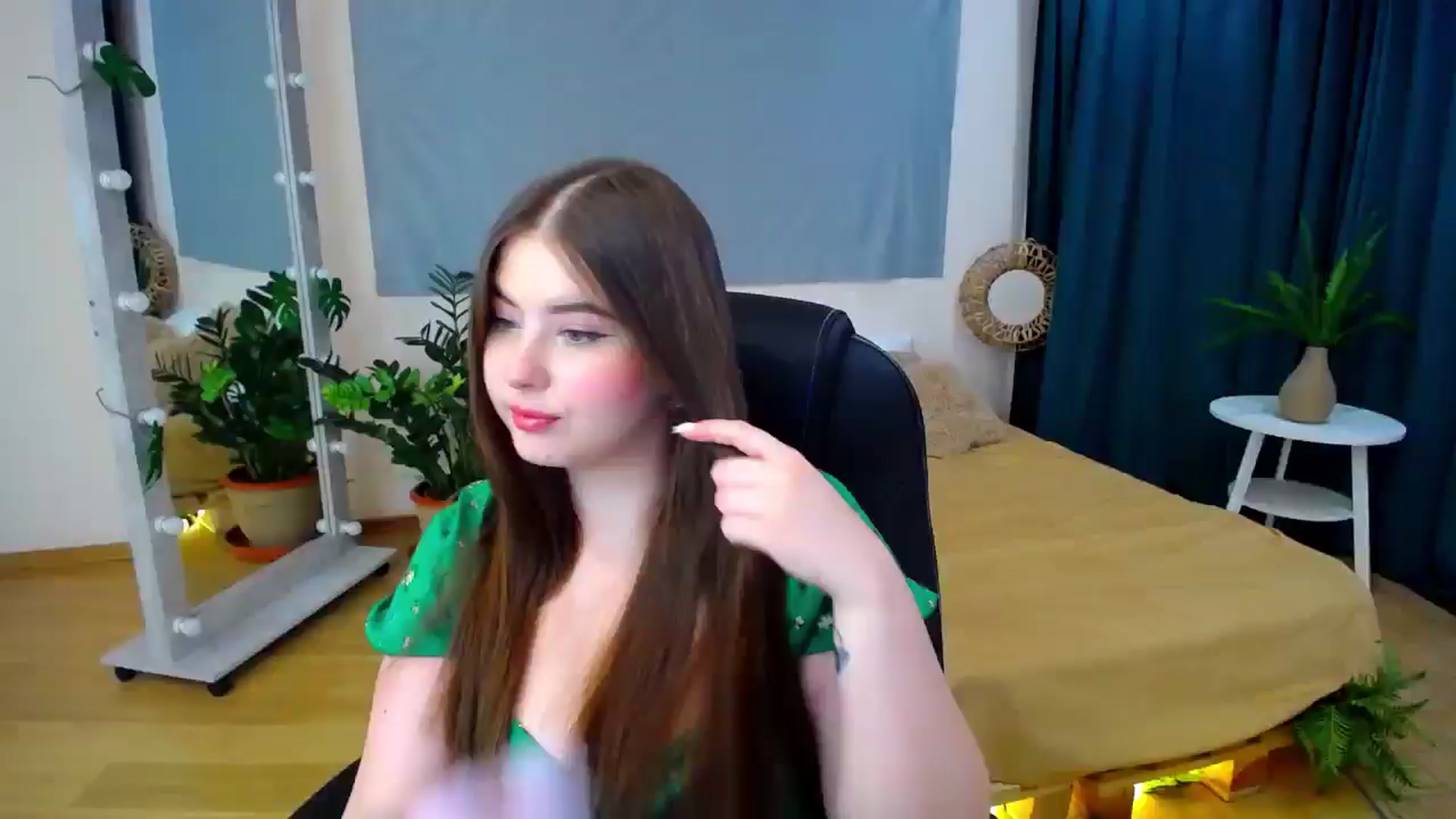 Gallery image thumbnail from AdmireMyEyes's myfreecams stream on, 06/30/2024, 18:27 image 11 of 20