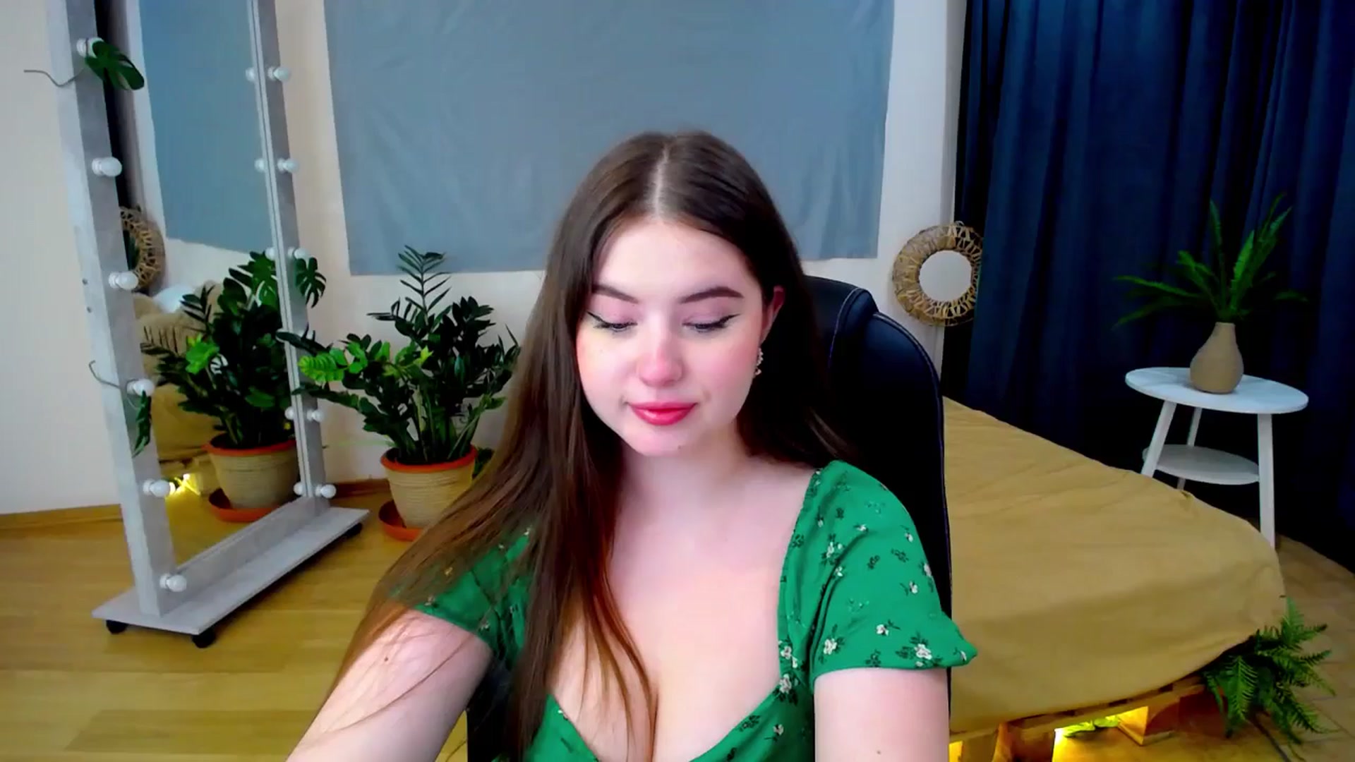 Gallery image thumbnail from AdmireMyEyes's myfreecams stream on, 06/30/2024, 19:29 image 10 of 20