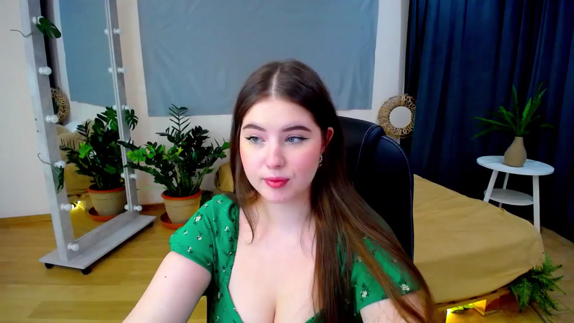 Gallery image thumbnail from AdmireMyEyes's myfreecams stream on, 06/30/2024, 19:29 image 19 of 20