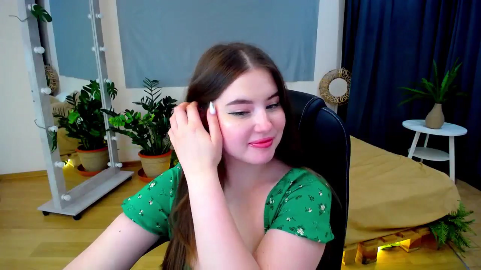 Gallery image thumbnail from AdmireMyEyes's myfreecams stream on, 06/30/2024, 23:27 image 5 of 20