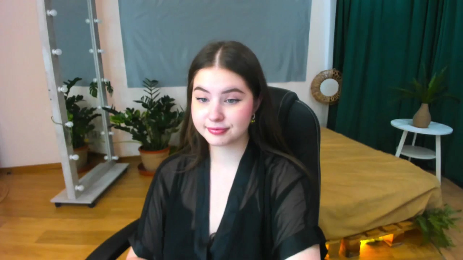 Gallery image thumbnail from AdmireMyEyes's myfreecams stream on, 07/03/2024, 07:39 image 19 of 20