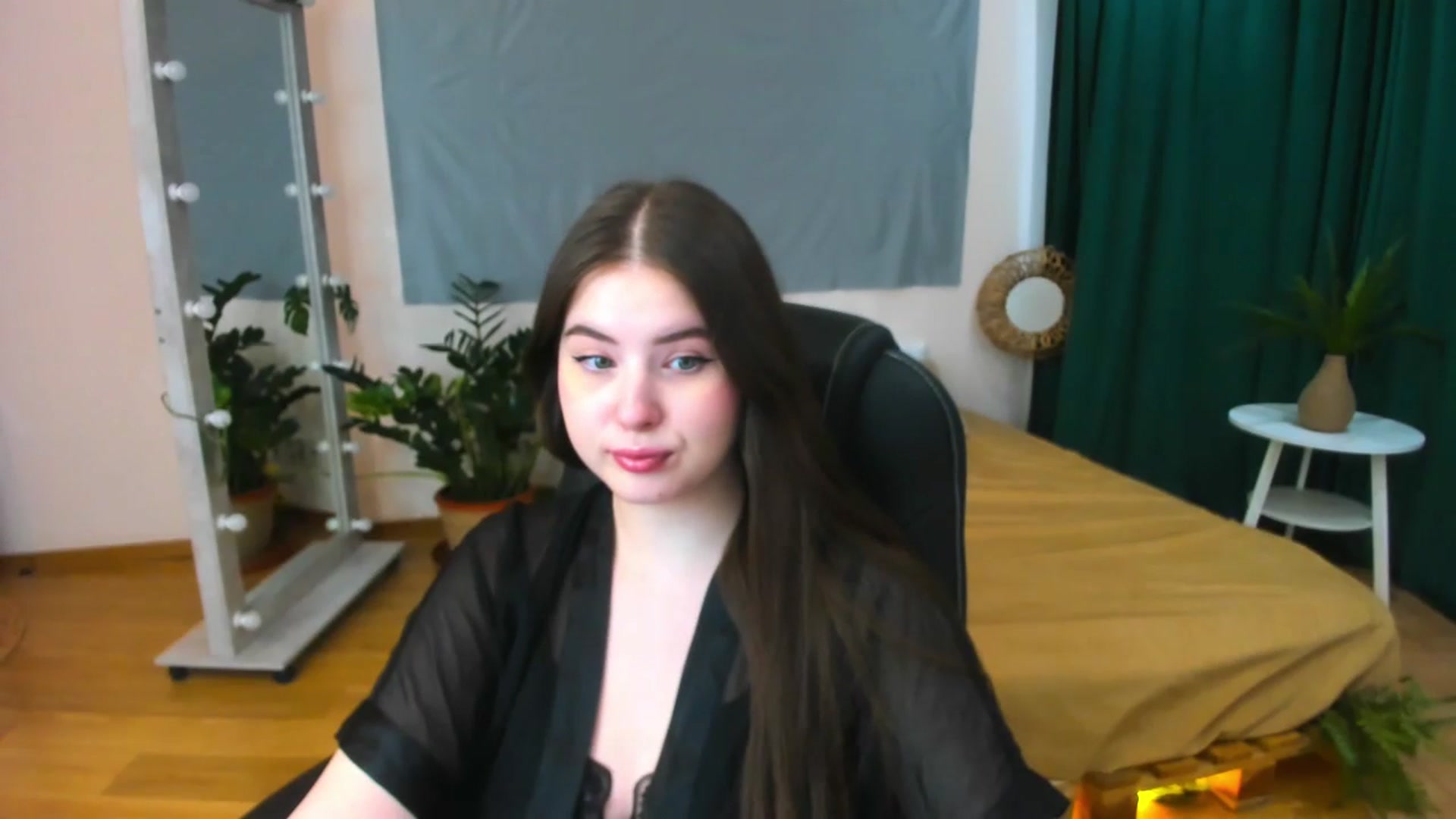 Gallery image thumbnail from AdmireMyEyes's myfreecams stream on, 07/03/2024, 08:56 image 19 of 20