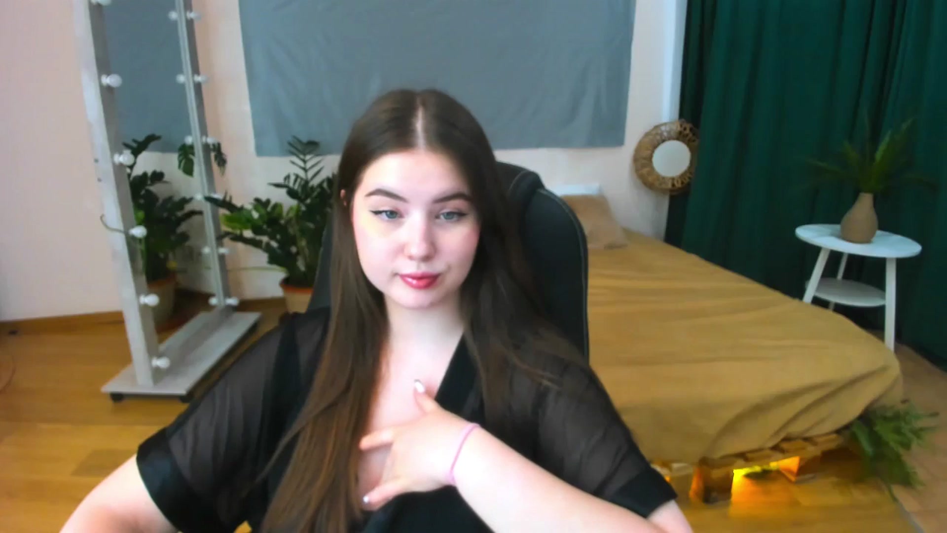 Gallery image thumbnail from AdmireMyEyes's myfreecams stream on, 07/03/2024, 08:56 image 2 of 20