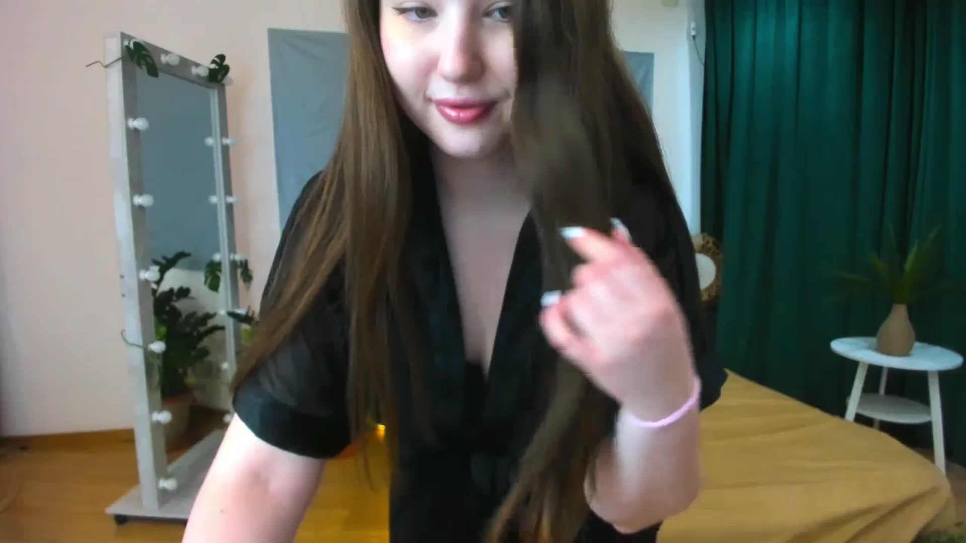 Gallery image thumbnail from AdmireMyEyes's myfreecams stream on, 07/03/2024, 08:56 image 13 of 20