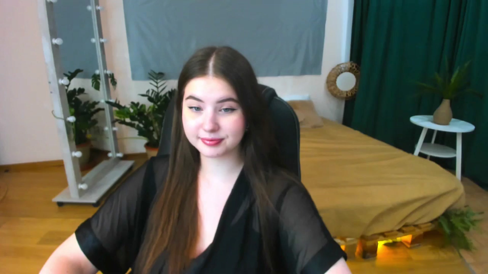 Gallery image thumbnail from AdmireMyEyes's myfreecams stream on, 07/03/2024, 08:56 image 4 of 20