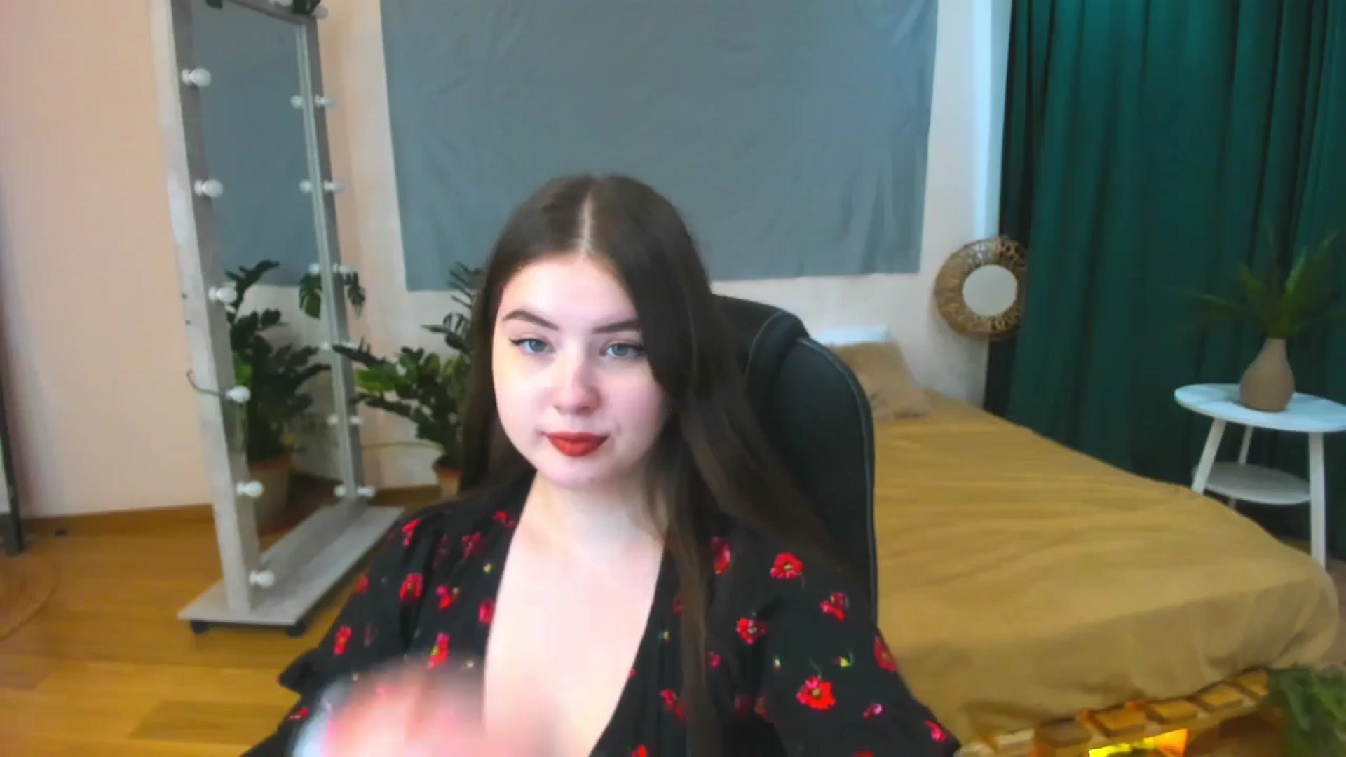 Gallery image thumbnail from AdmireMyEyes's myfreecams stream on, 07/04/2024, 09:13 image 19 of 20