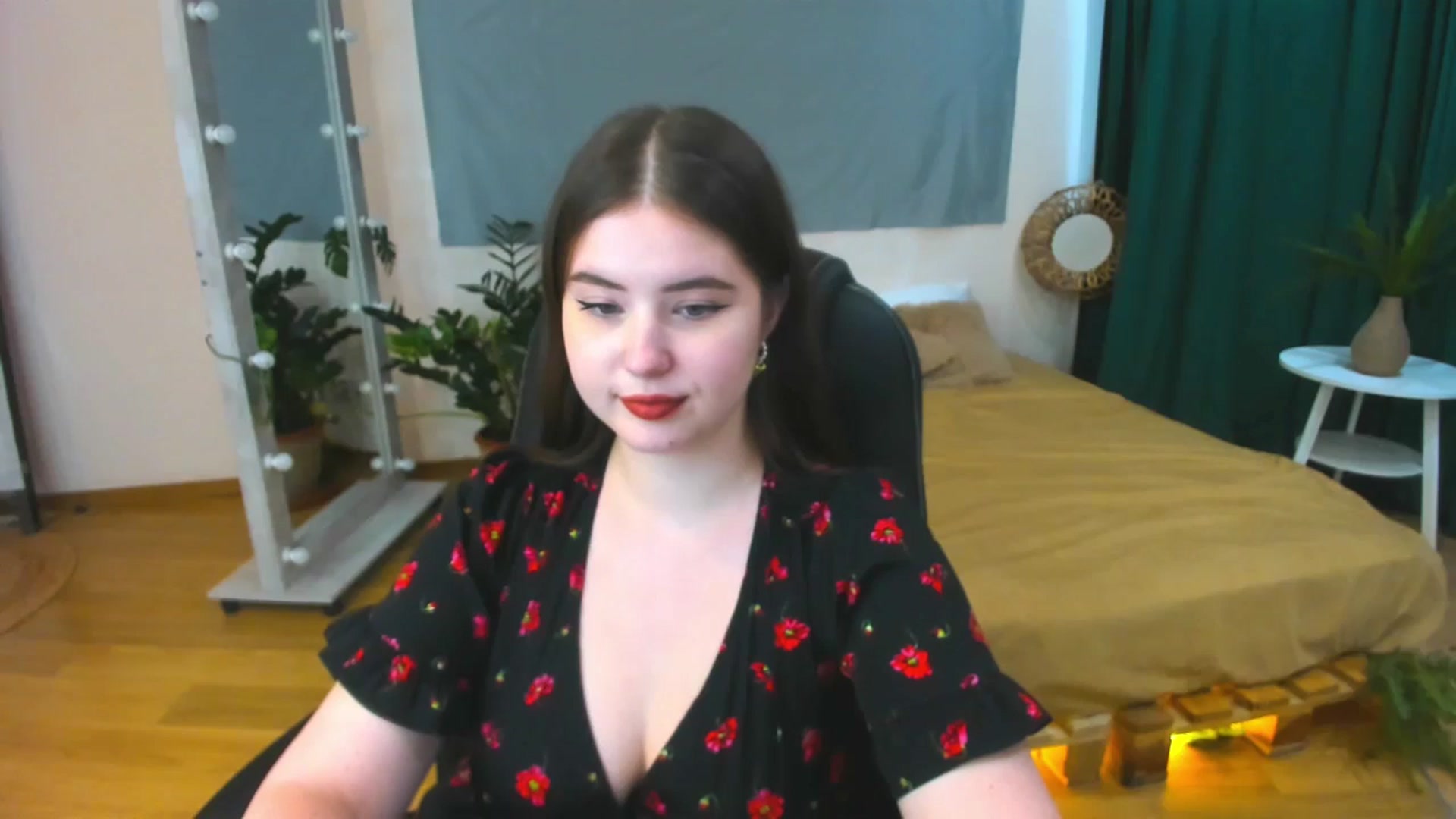 Gallery image thumbnail from AdmireMyEyes's myfreecams stream on, 07/04/2024, 09:40 image 15 of 20