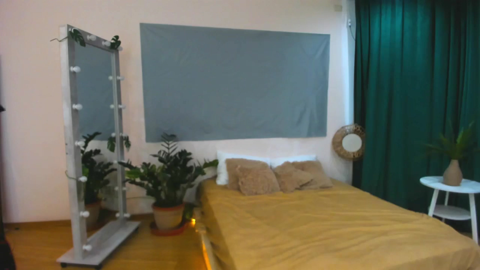 Gallery image thumbnail from AdmireMyEyes's myfreecams stream on, 07/04/2024, 09:40 image 14 of 20