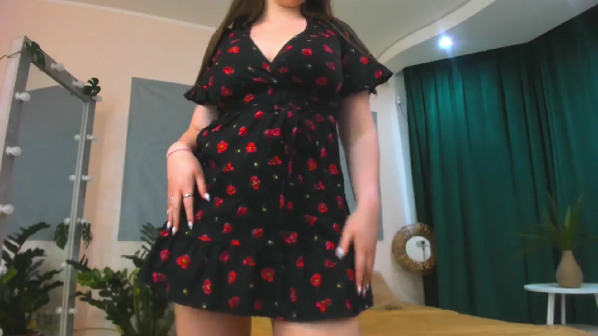 Gallery image thumbnail from AdmireMyEyes's myfreecams stream on, 07/04/2024, 09:40 image 6 of 20