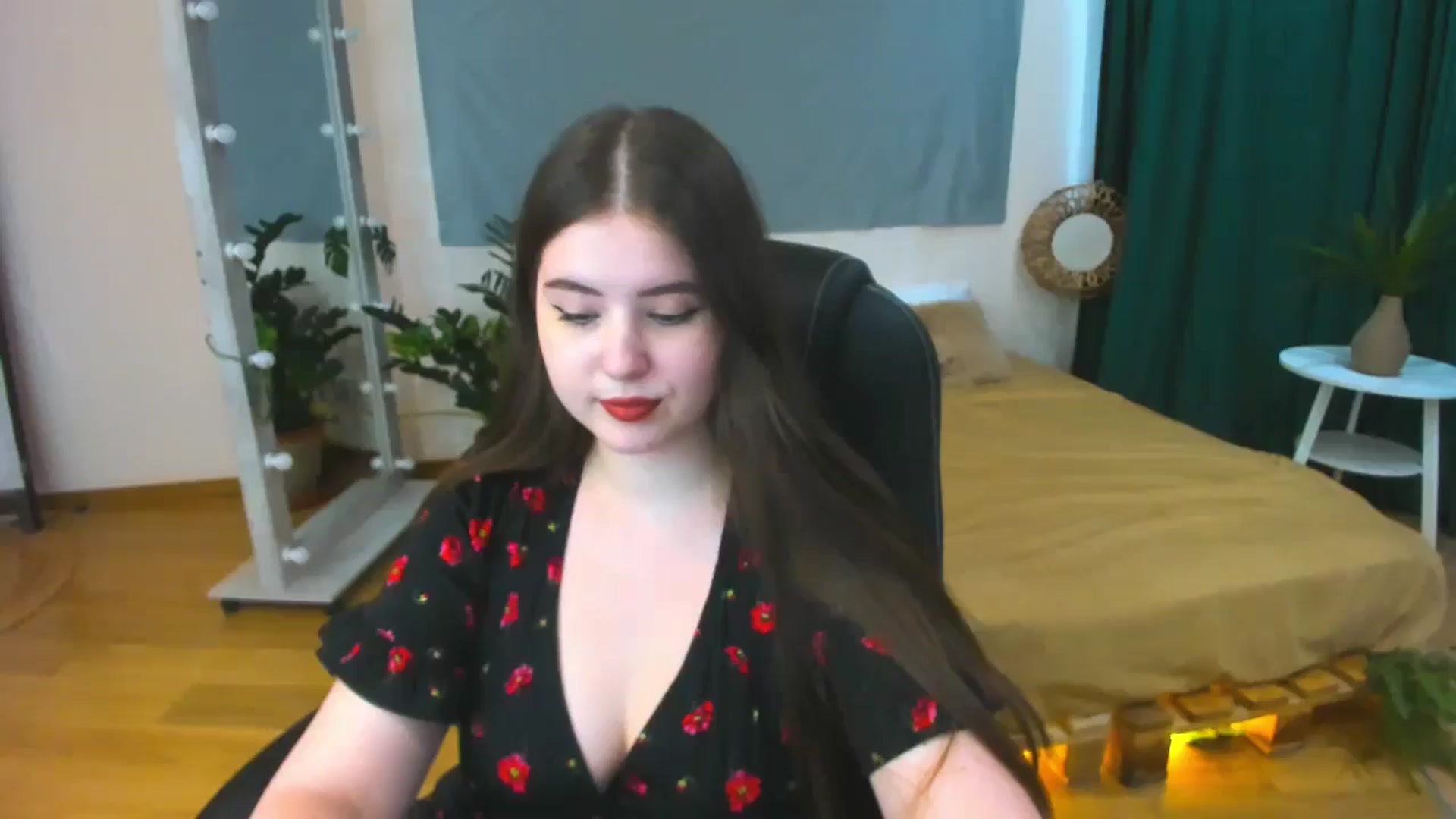 Gallery image thumbnail from AdmireMyEyes's myfreecams stream on, 07/04/2024, 09:40 image 17 of 20
