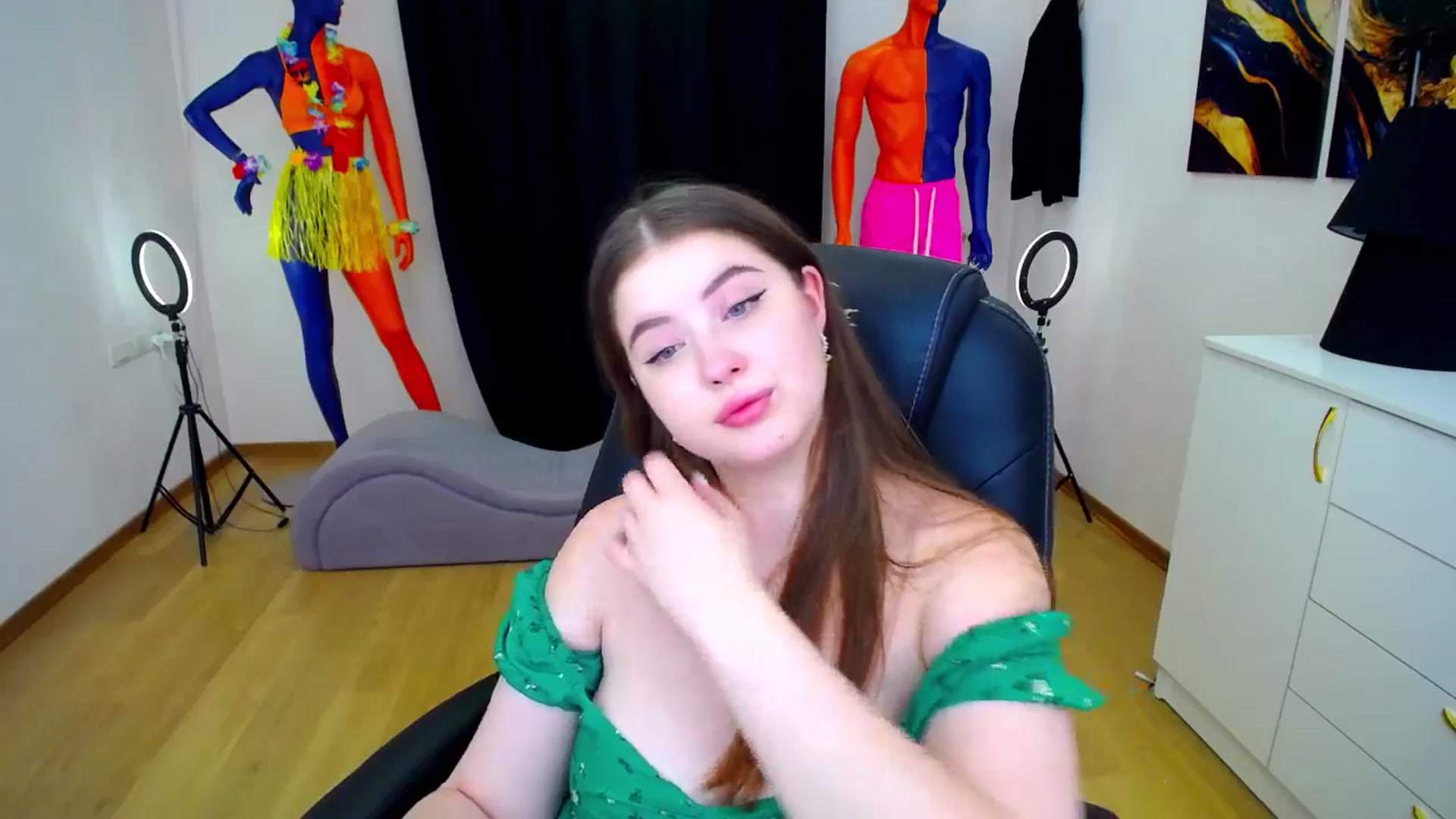 Gallery image thumbnail from AdmireMyEyes's myfreecams stream on, 07/05/2024, 09:47 image 19 of 20