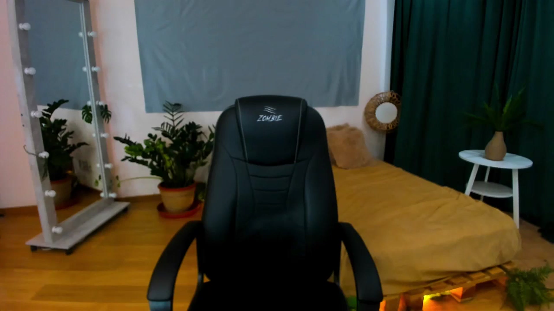 Gallery image thumbnail from AdmireMyEyes's myfreecams stream on, 07/07/2024, 07:31 image 15 of 20