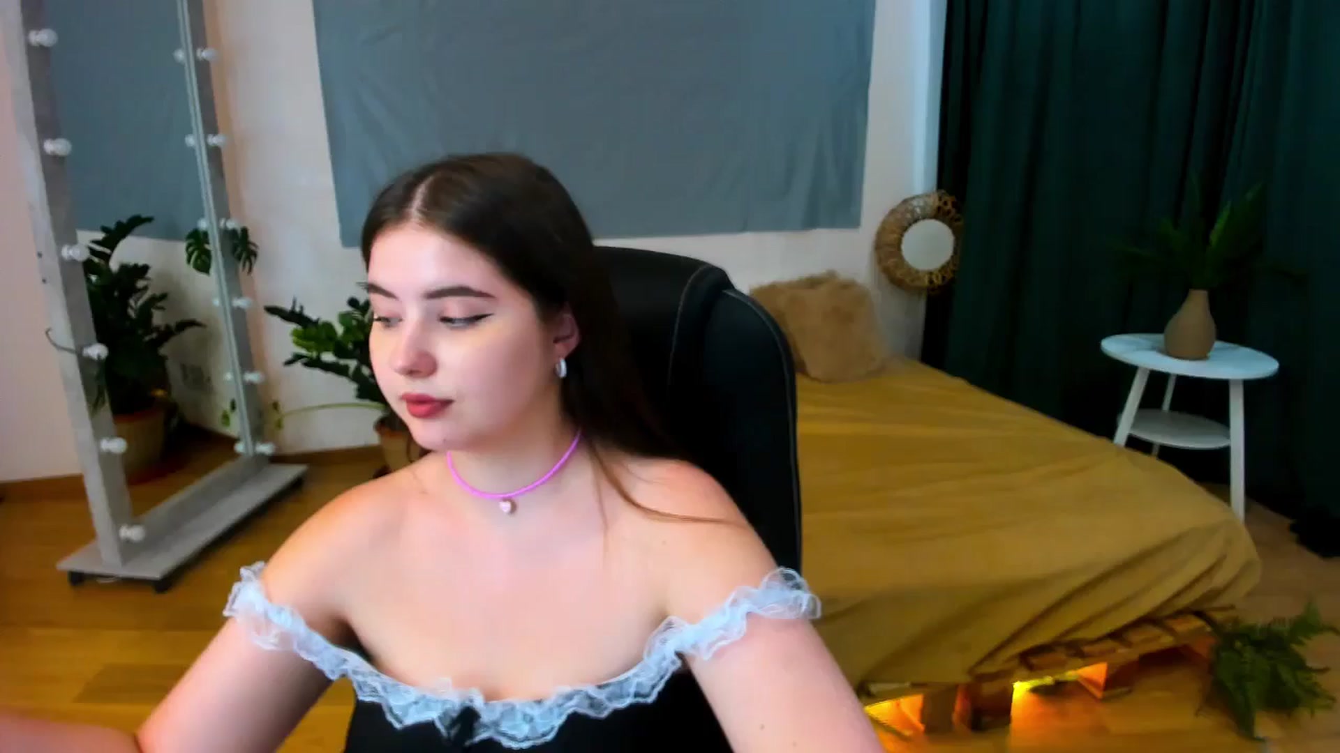 Gallery image thumbnail from AdmireMyEyes's myfreecams stream on, 07/07/2024, 09:19 image 1 of 20