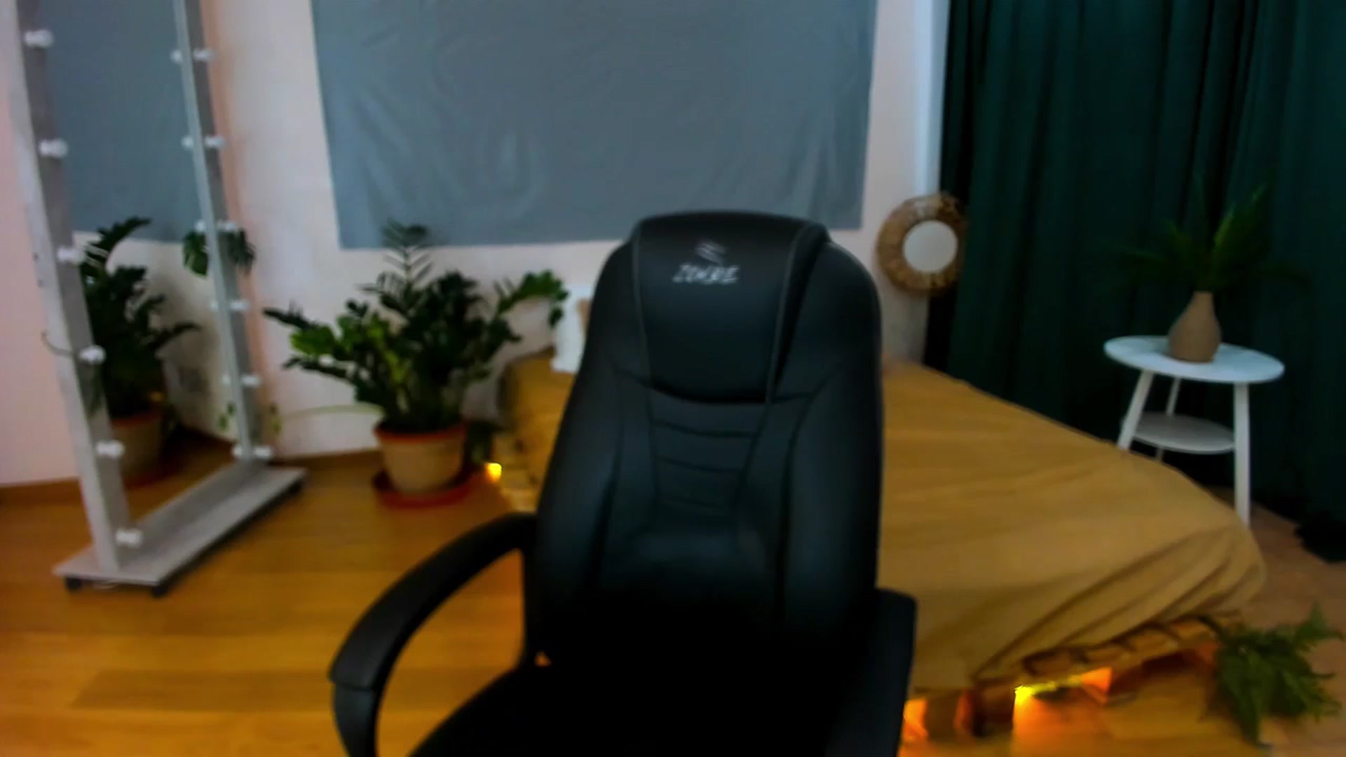 Gallery image thumbnail from AdmireMyEyes's myfreecams stream on, 07/07/2024, 09:19 image 2 of 20