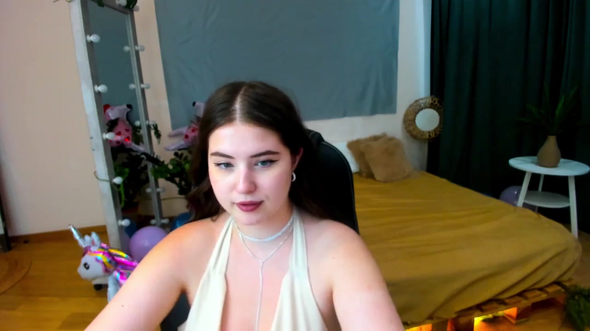 Gallery image thumbnail from AdmireMyEyes's myfreecams stream on, 07/08/2024, 10:07 image 5 of 20