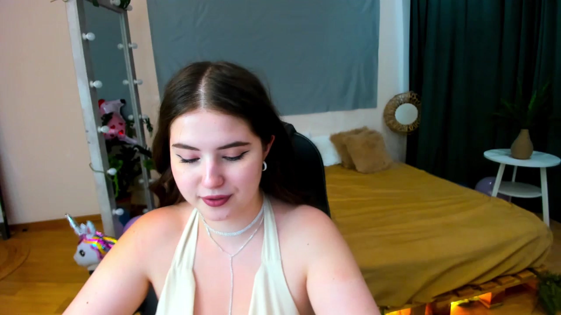 Gallery image thumbnail from AdmireMyEyes's myfreecams stream on, 07/08/2024, 10:07 image 3 of 20