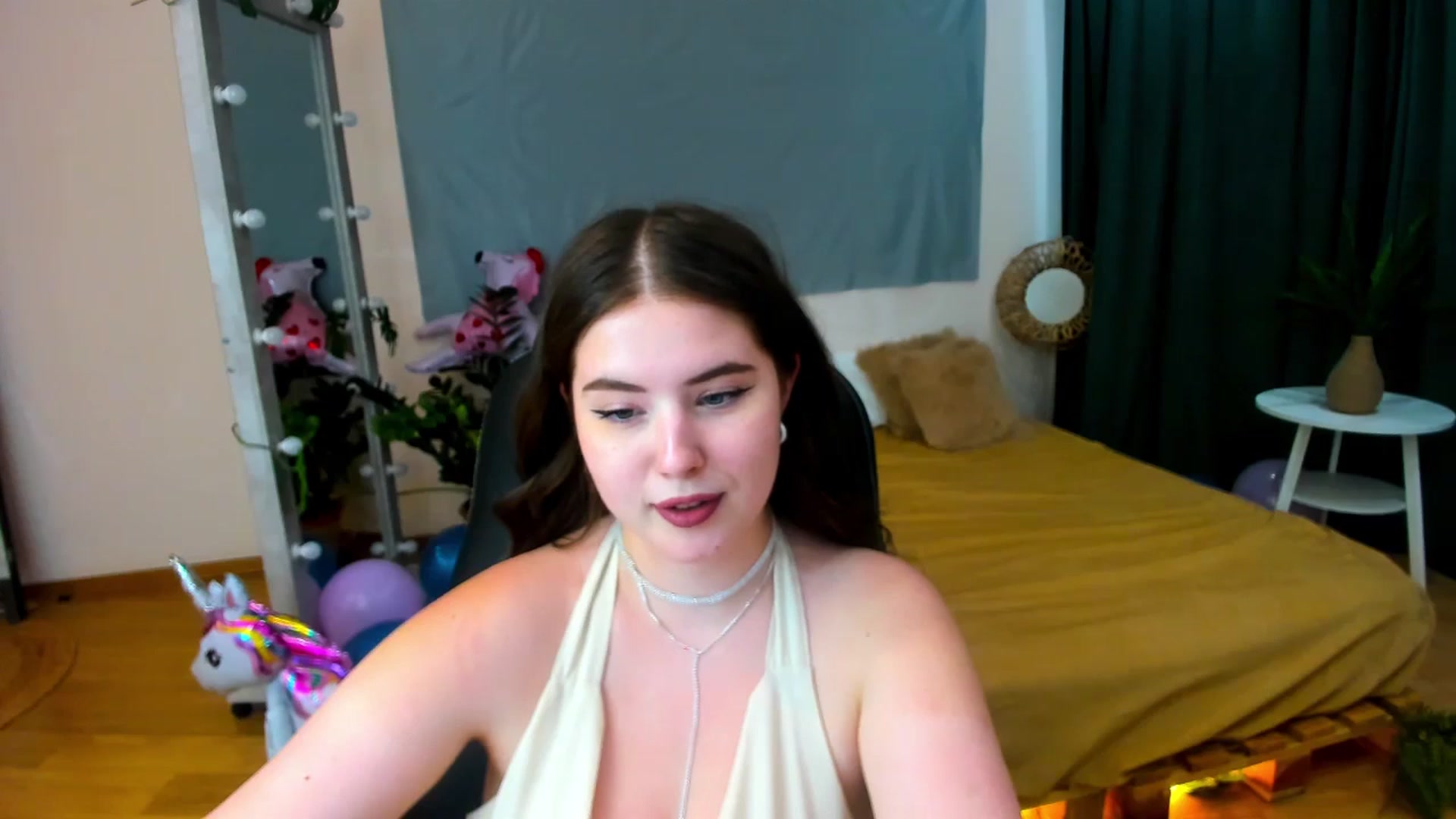 Gallery image thumbnail from AdmireMyEyes's myfreecams stream on, 07/08/2024, 10:07 image 4 of 20