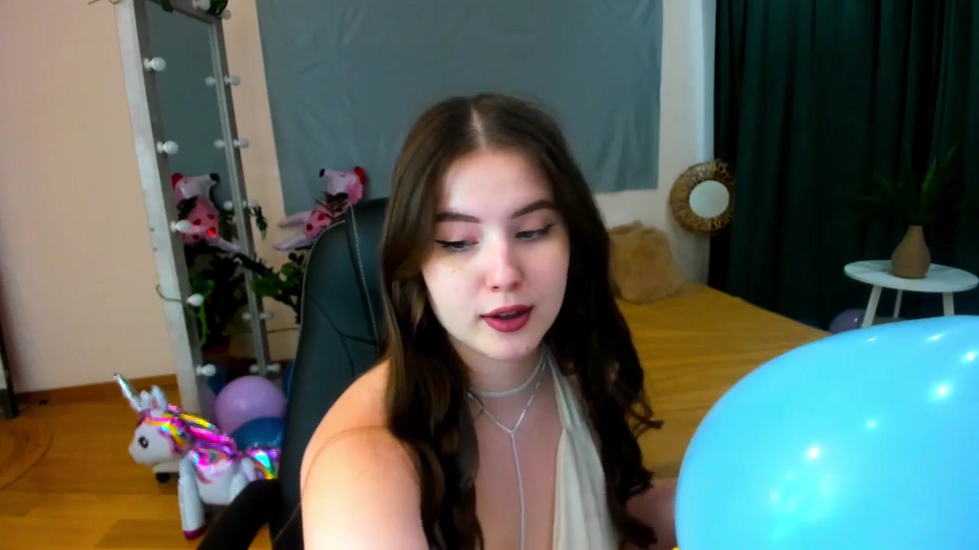 Gallery image thumbnail from AdmireMyEyes's myfreecams stream on, 07/08/2024, 10:07 image 9 of 20