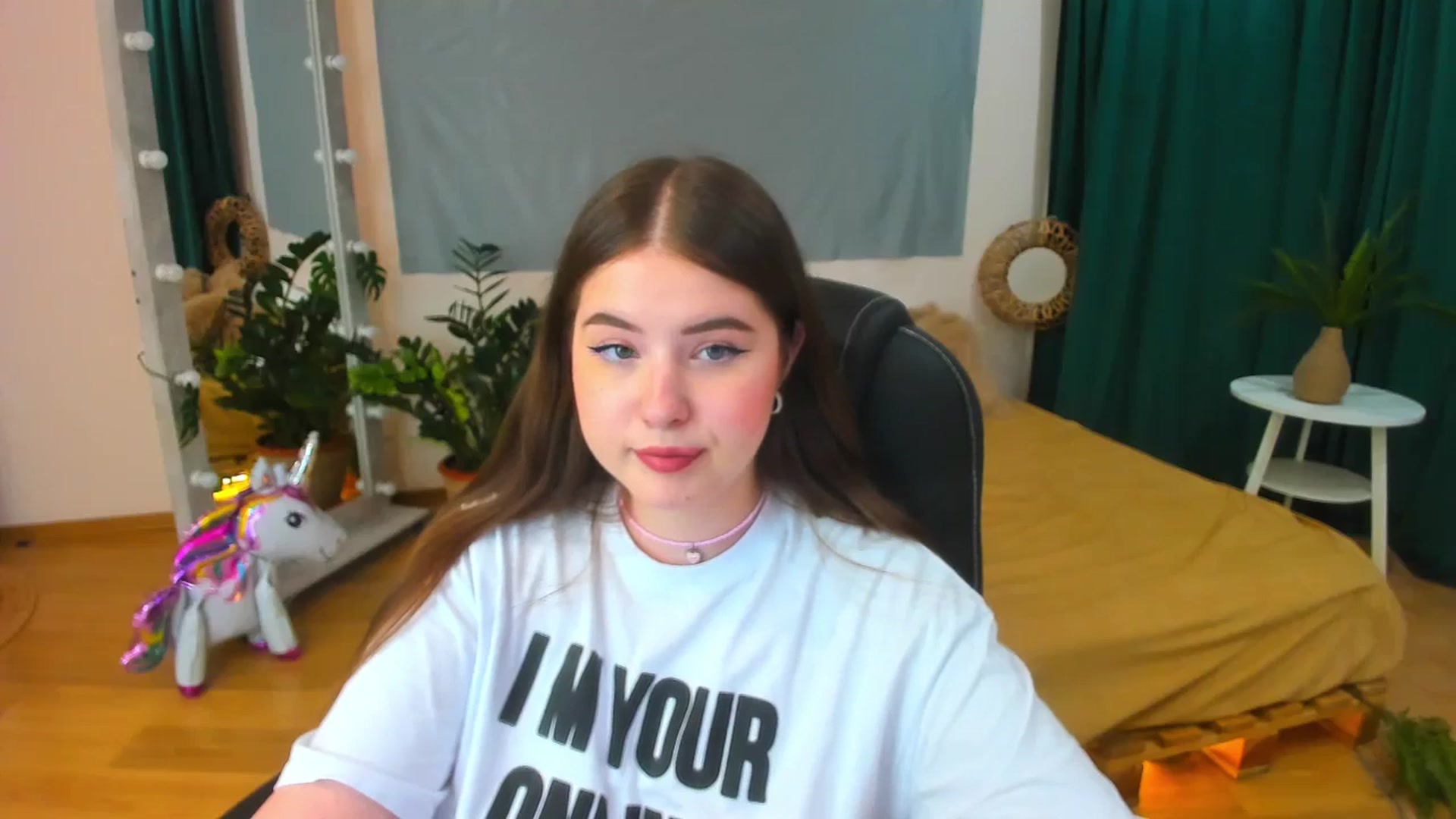 Gallery image thumbnail from AdmireMyEyes's myfreecams stream on, 07/11/2024, 19:46 image 8 of 20