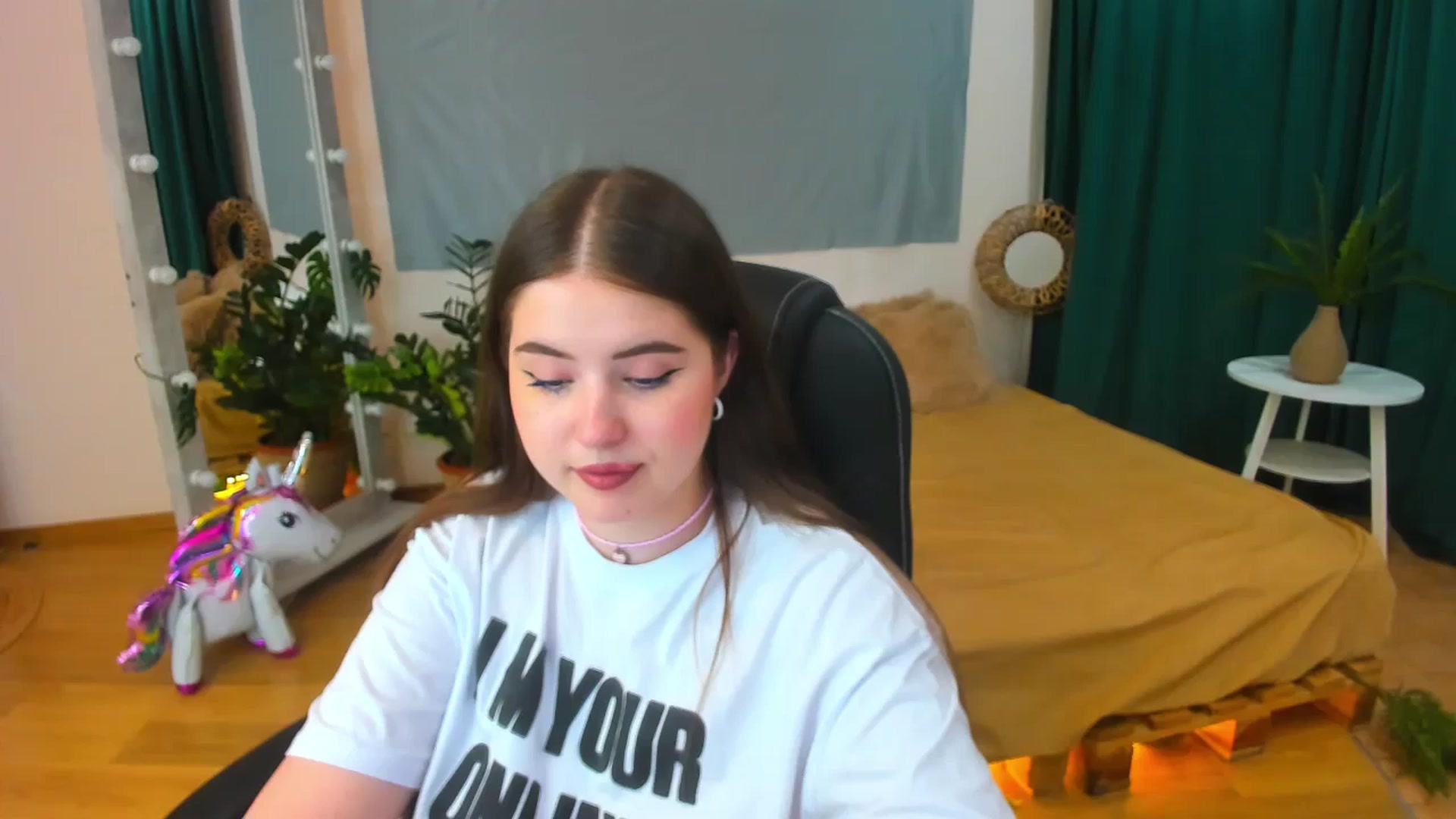 Gallery image thumbnail from AdmireMyEyes's myfreecams stream on, 07/11/2024, 23:43 image 6 of 20