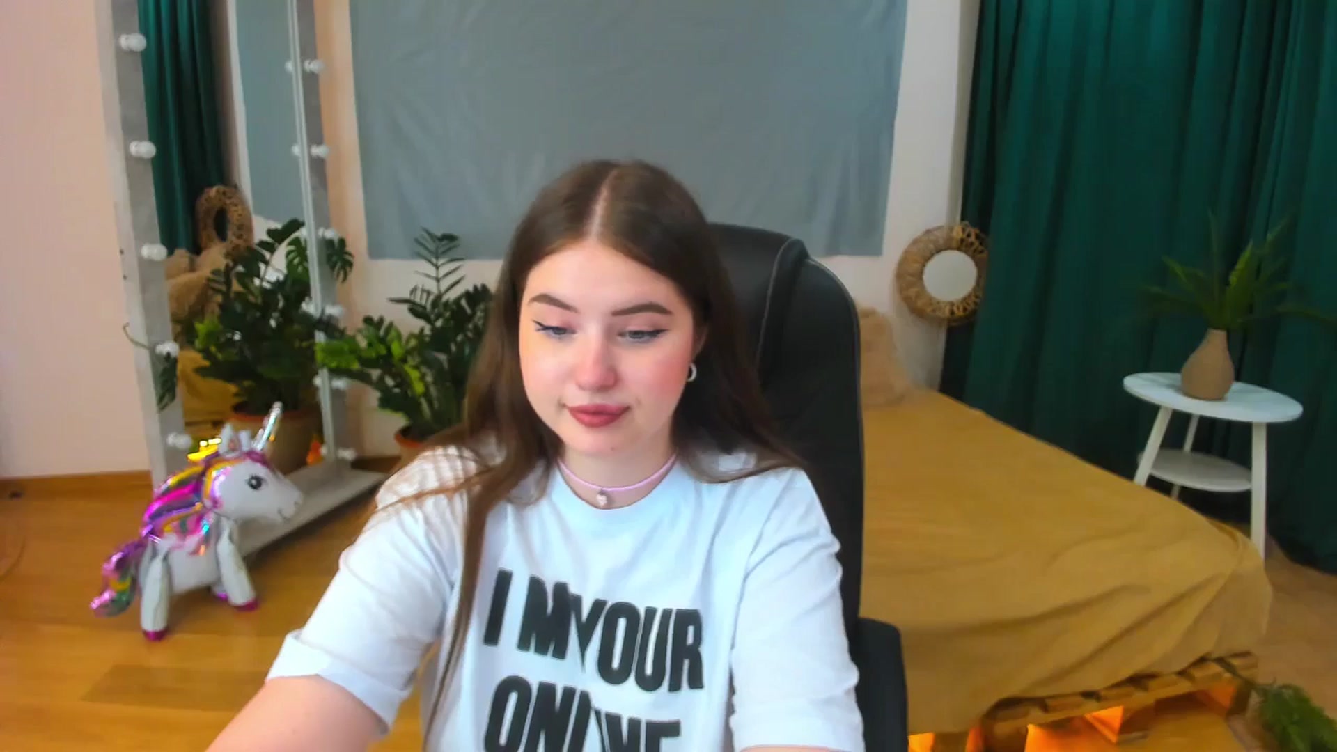 Gallery image thumbnail from AdmireMyEyes's myfreecams stream on, 07/11/2024, 23:43 image 16 of 20